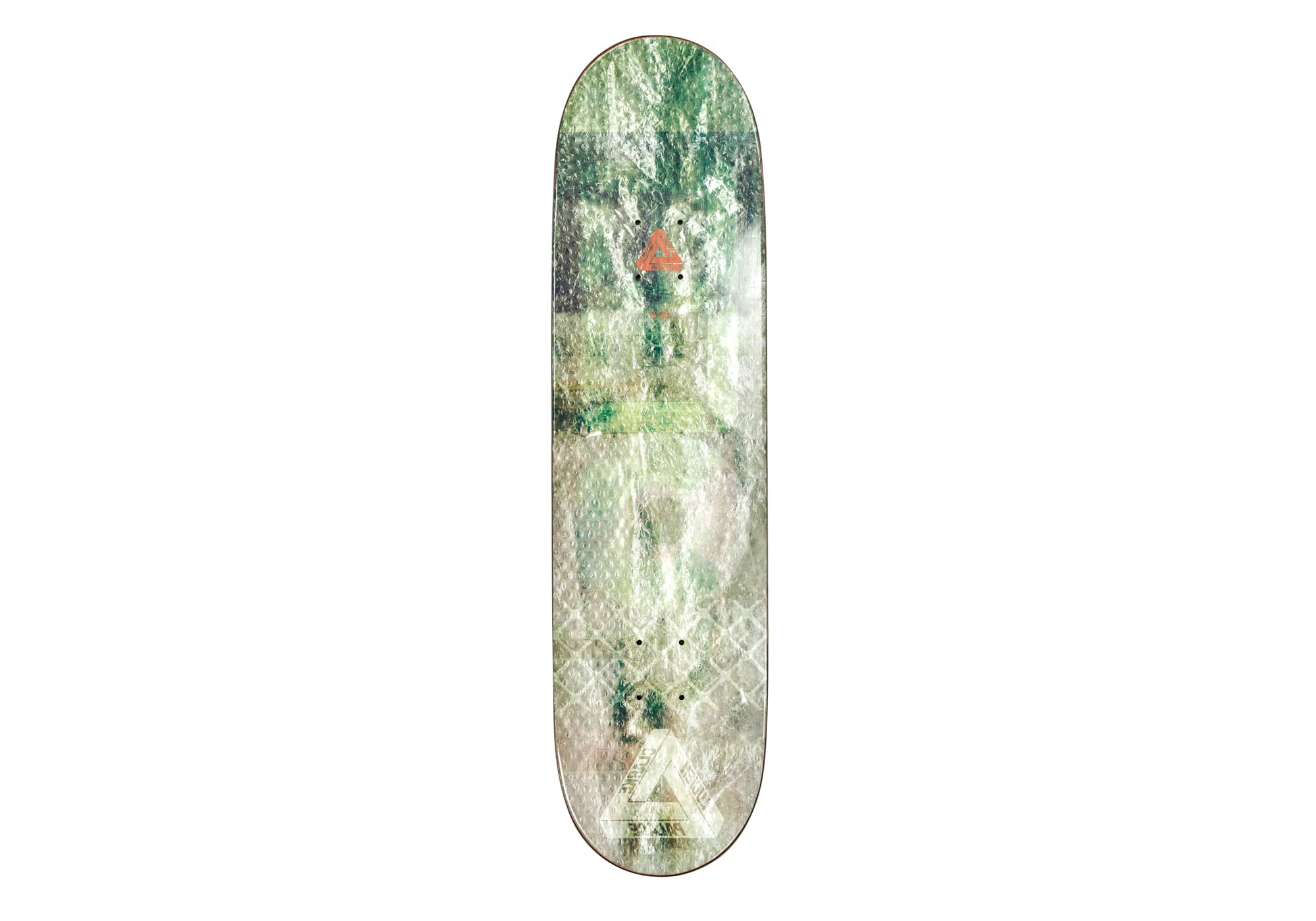 https://admin.plaze-shop.de/wp-content/uploads/2021/08/Palace_2021_Autumn_boards_lucien_1783.jpg
