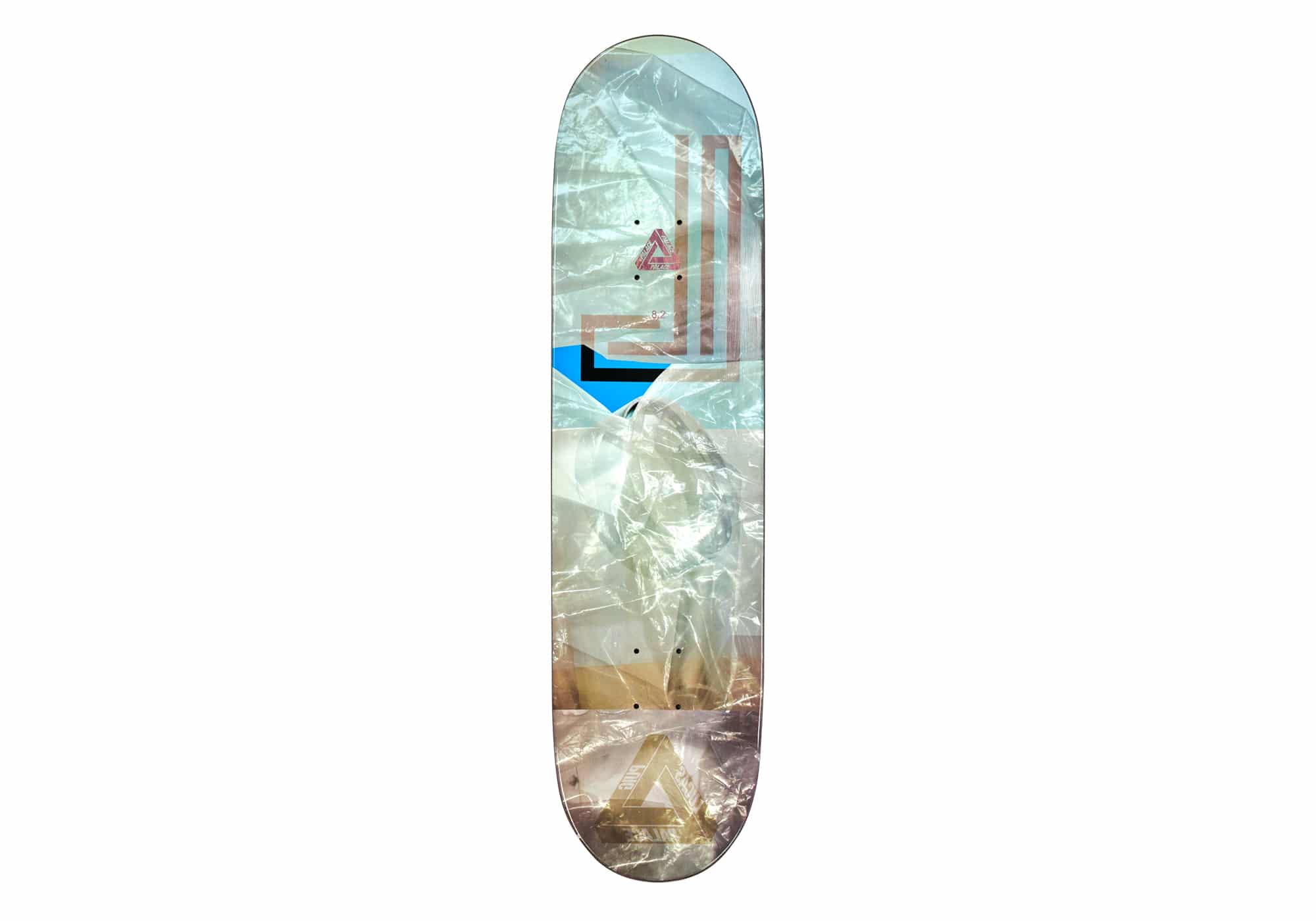 https://admin.plaze-shop.de/wp-content/uploads/2021/08/Palace_2021_Autumn_boards_puig_1777.jpg