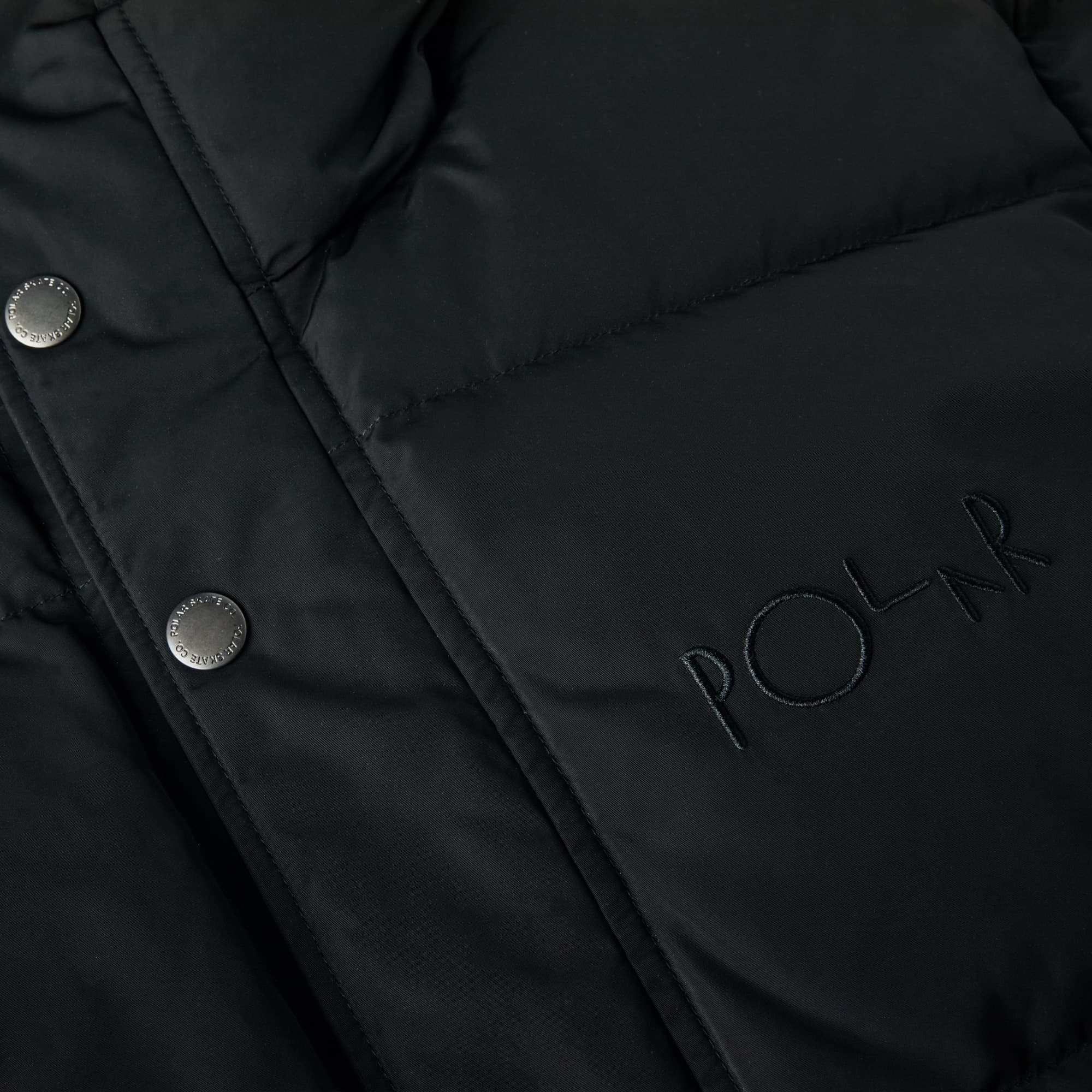 https://admin.plaze-shop.de/wp-content/uploads/2021/09/HOOD-PUFFER-BLACK-4.jpg