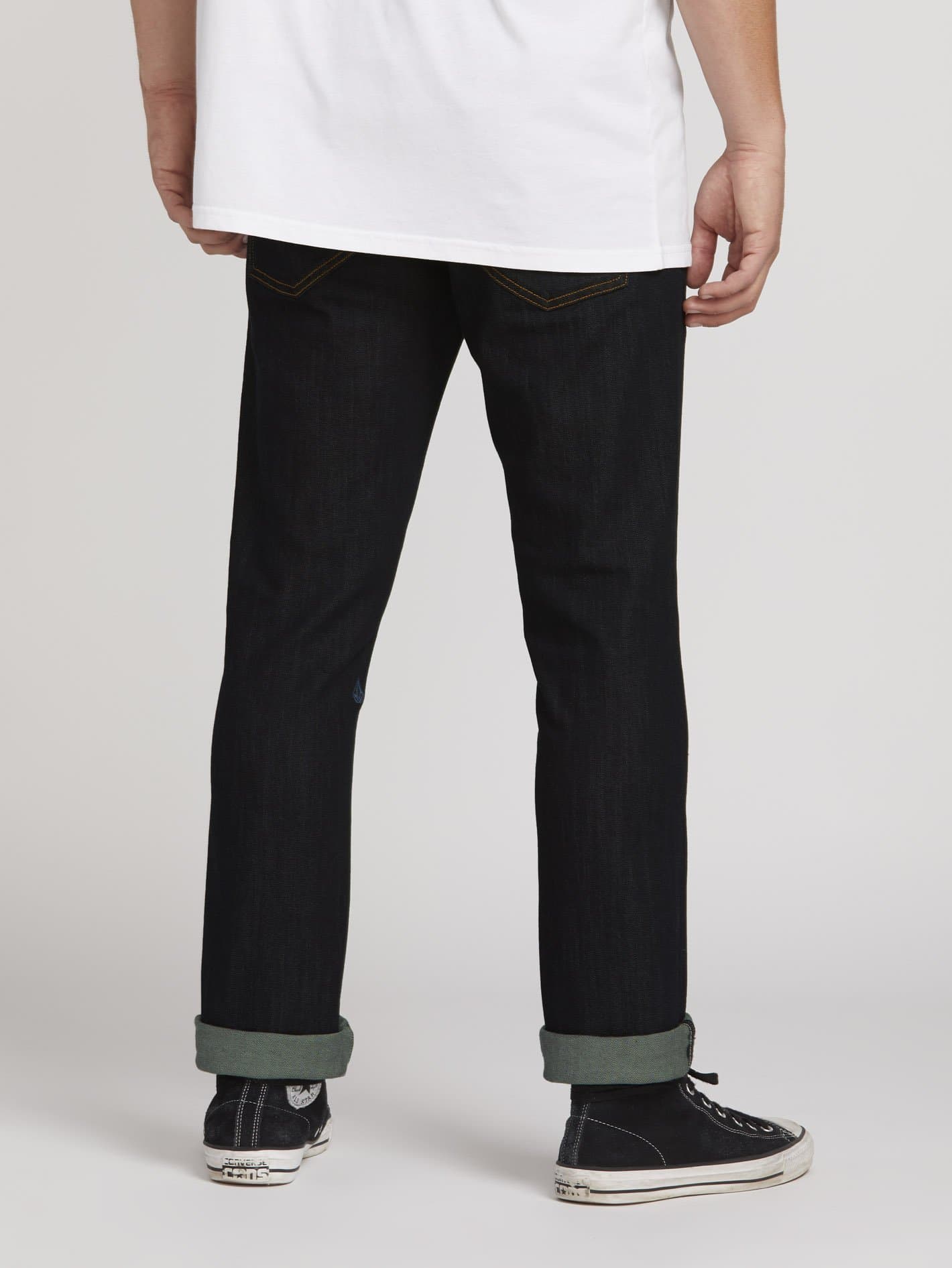 https://admin.plaze-shop.de/wp-content/uploads/2021/12/Volcom_2x4_Denim_rns_plaze-shop_3.jpg
