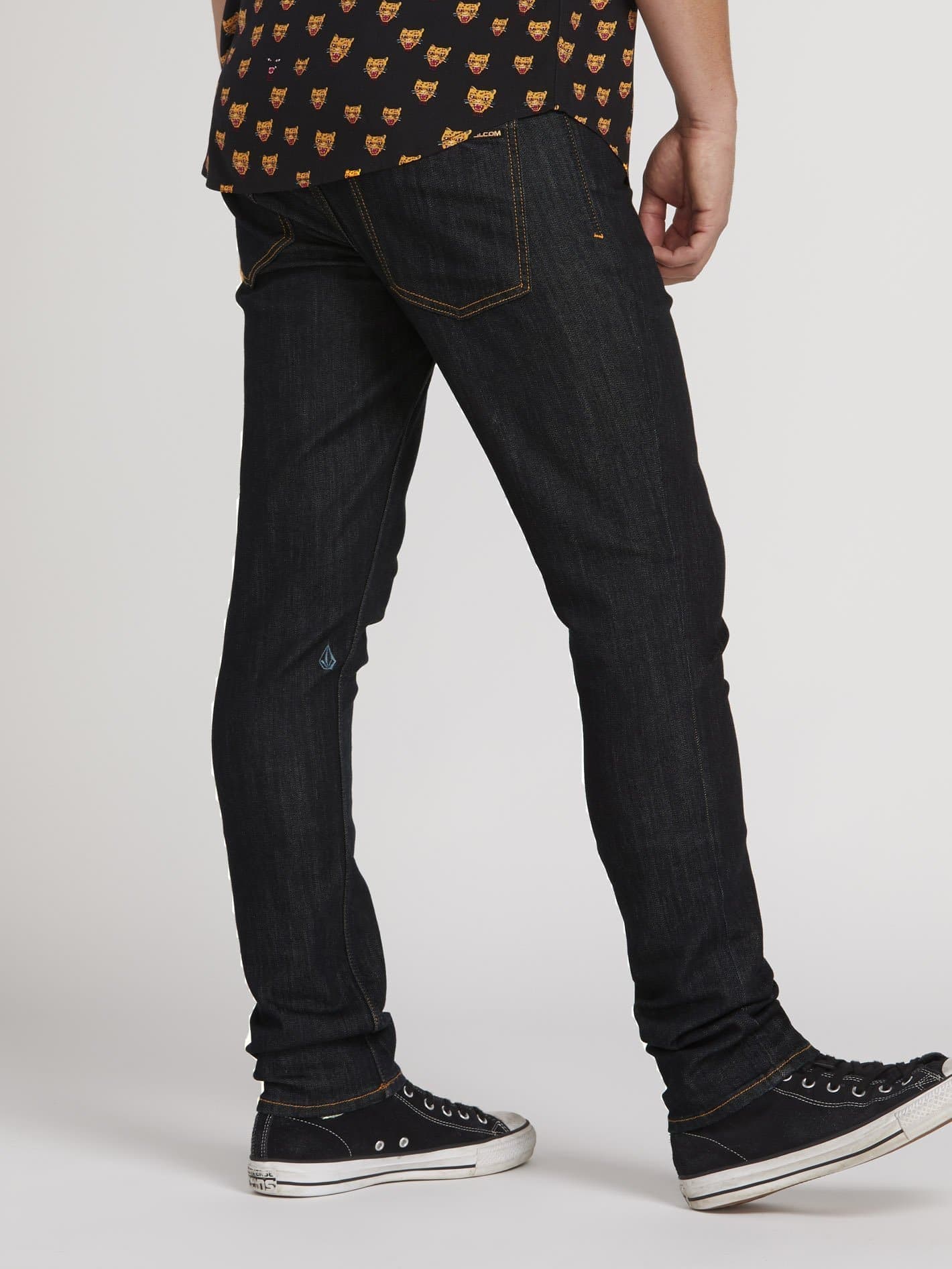 https://admin.plaze-shop.de/wp-content/uploads/2021/12/Volcom_Vorta_Denim_rns_plaze-shop_3.jpg.jpg