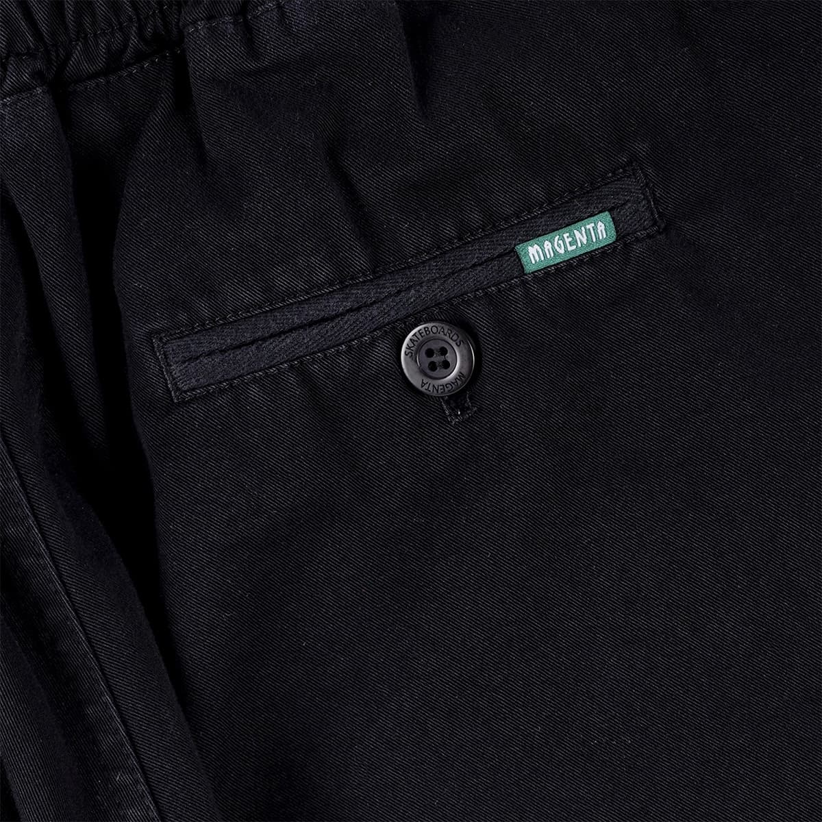 https://admin.plaze-shop.de/wp-content/uploads/2022/06/Magenta_Loose_Pants_Black_plaze-shop_3.jpg