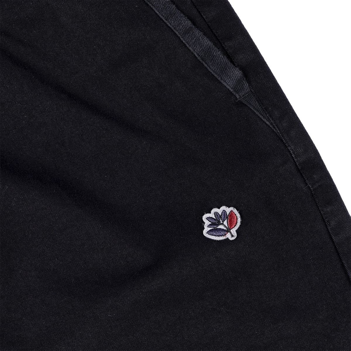 https://admin.plaze-shop.de/wp-content/uploads/2022/06/Magenta_Loose_Pants_Black_plaze-shop_4.jpg