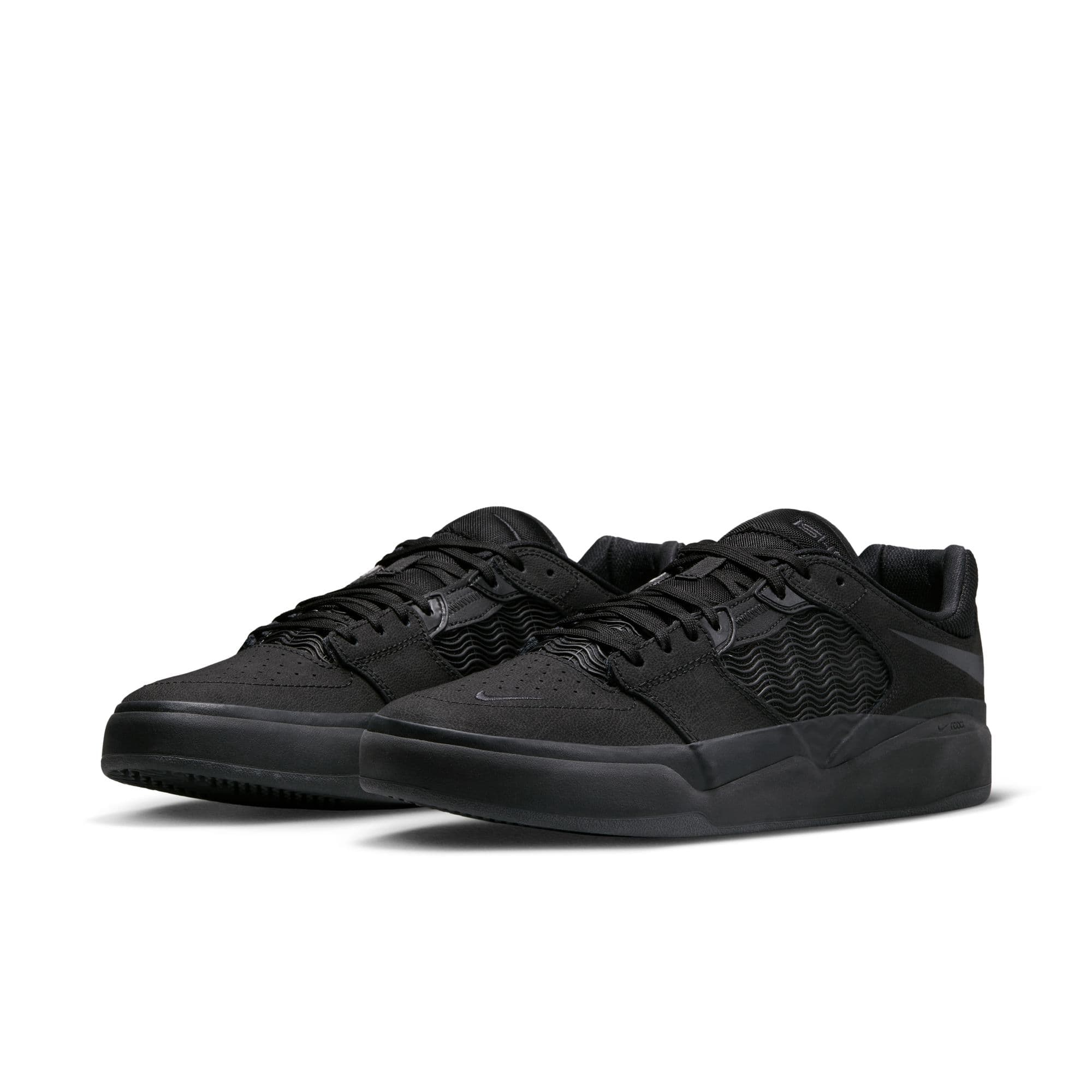 https://admin.plaze-shop.de/wp-content/uploads/2022/11/NikeSB_Ishod_DZ5648-001_plaze-shop_5.jpeg