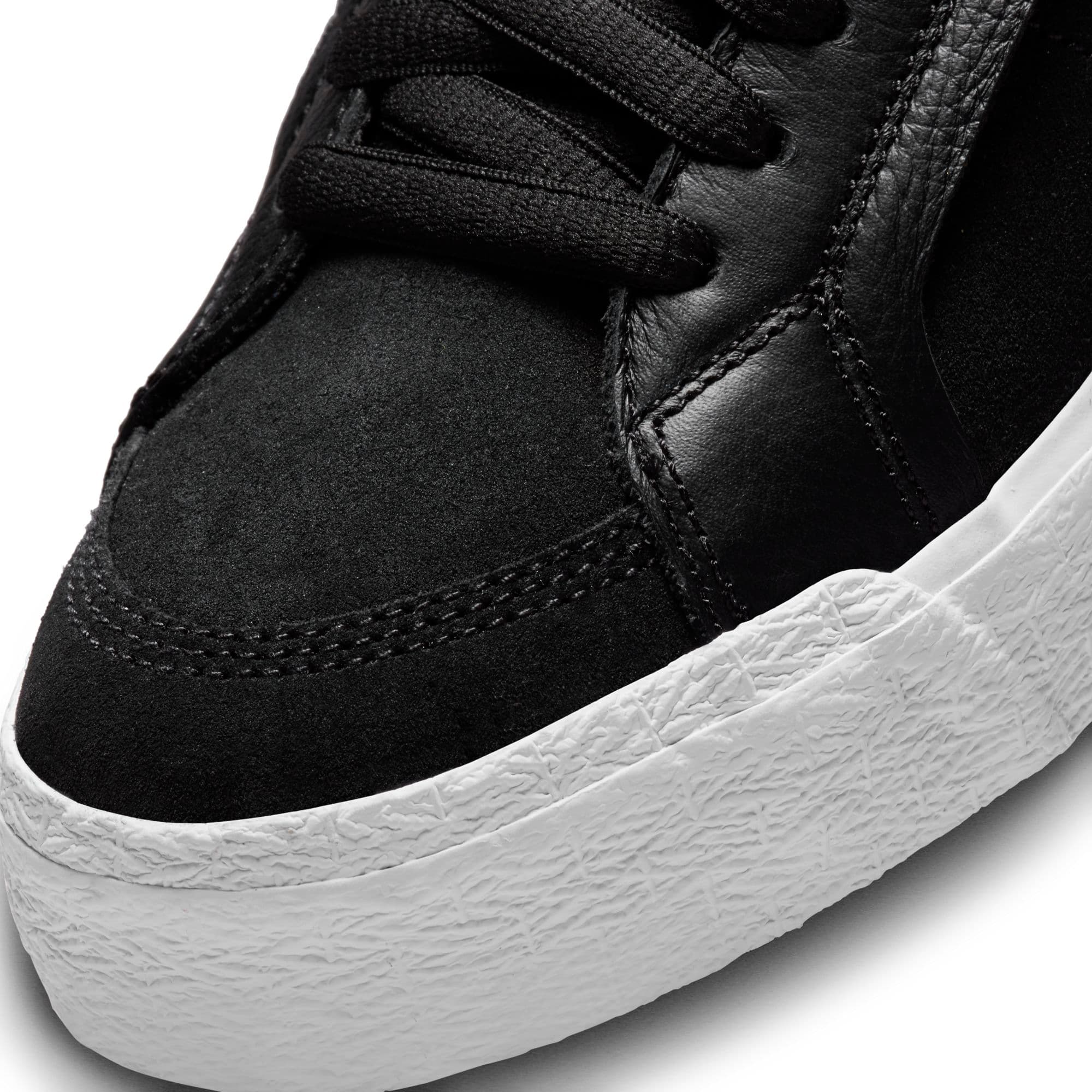 https://admin.plaze-shop.de/wp-content/uploads/2022/12/NikeSB_DR9144-001_plaze-shop_3.jpeg