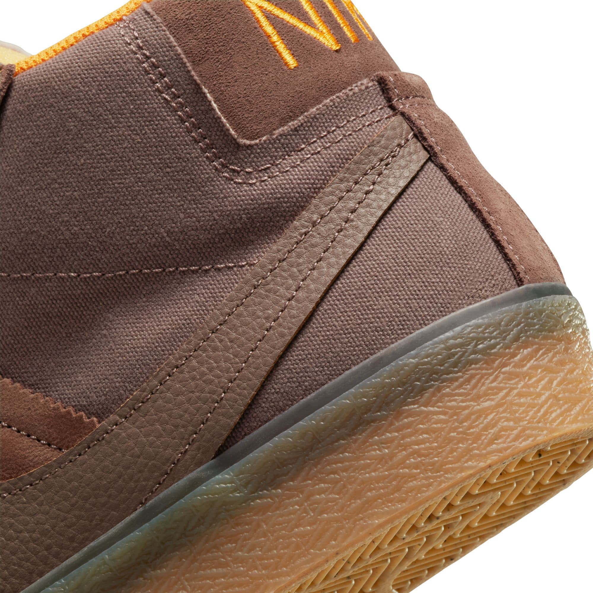 https://admin.plaze-shop.de/wp-content/uploads/2022/12/NikeSB_DV5468-200_plaze-shop_4.jpeg