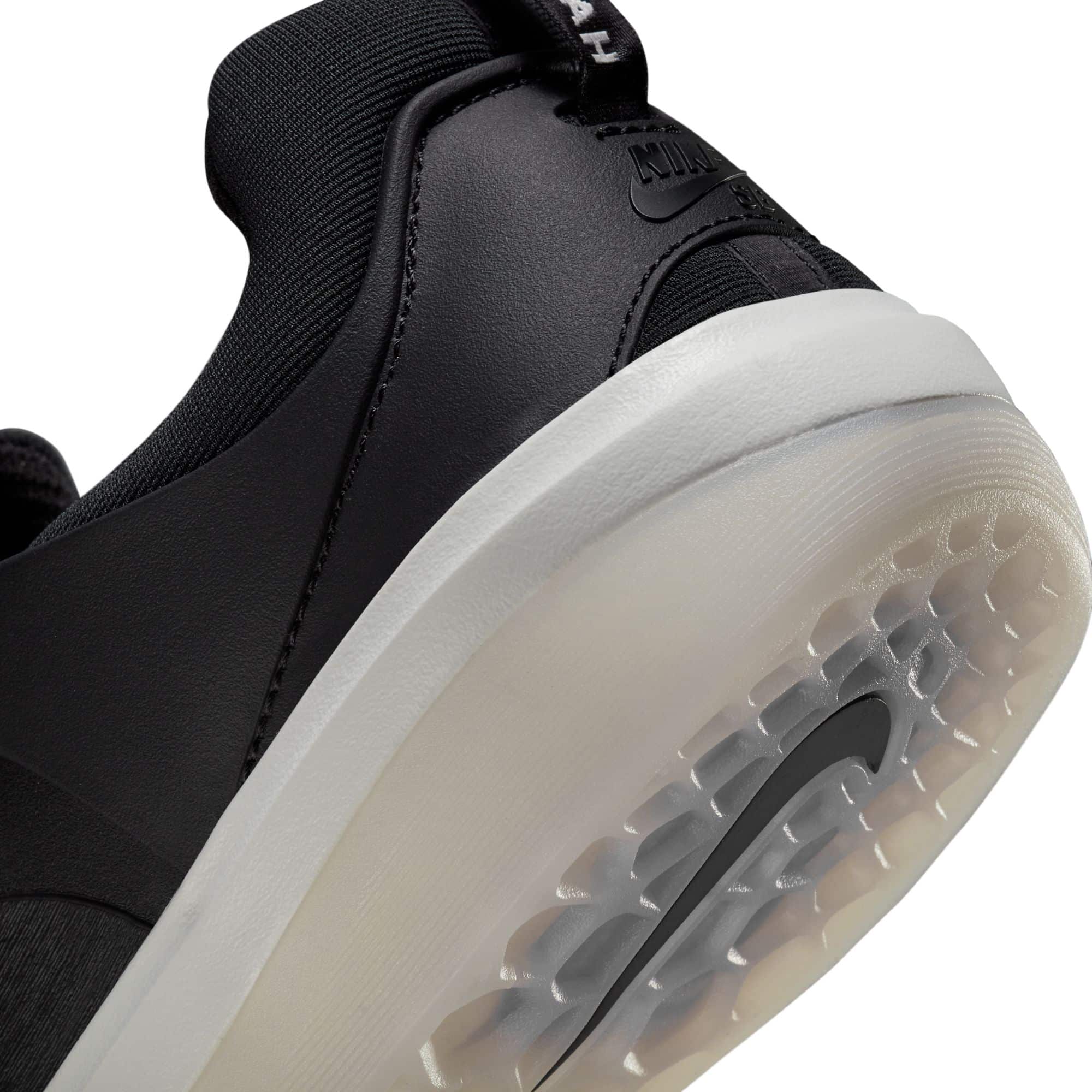 https://admin.plaze-shop.de/wp-content/uploads/2023/03/NikeSB_Nyjah_Blk_Wht_plaze-shop_3.jpeg