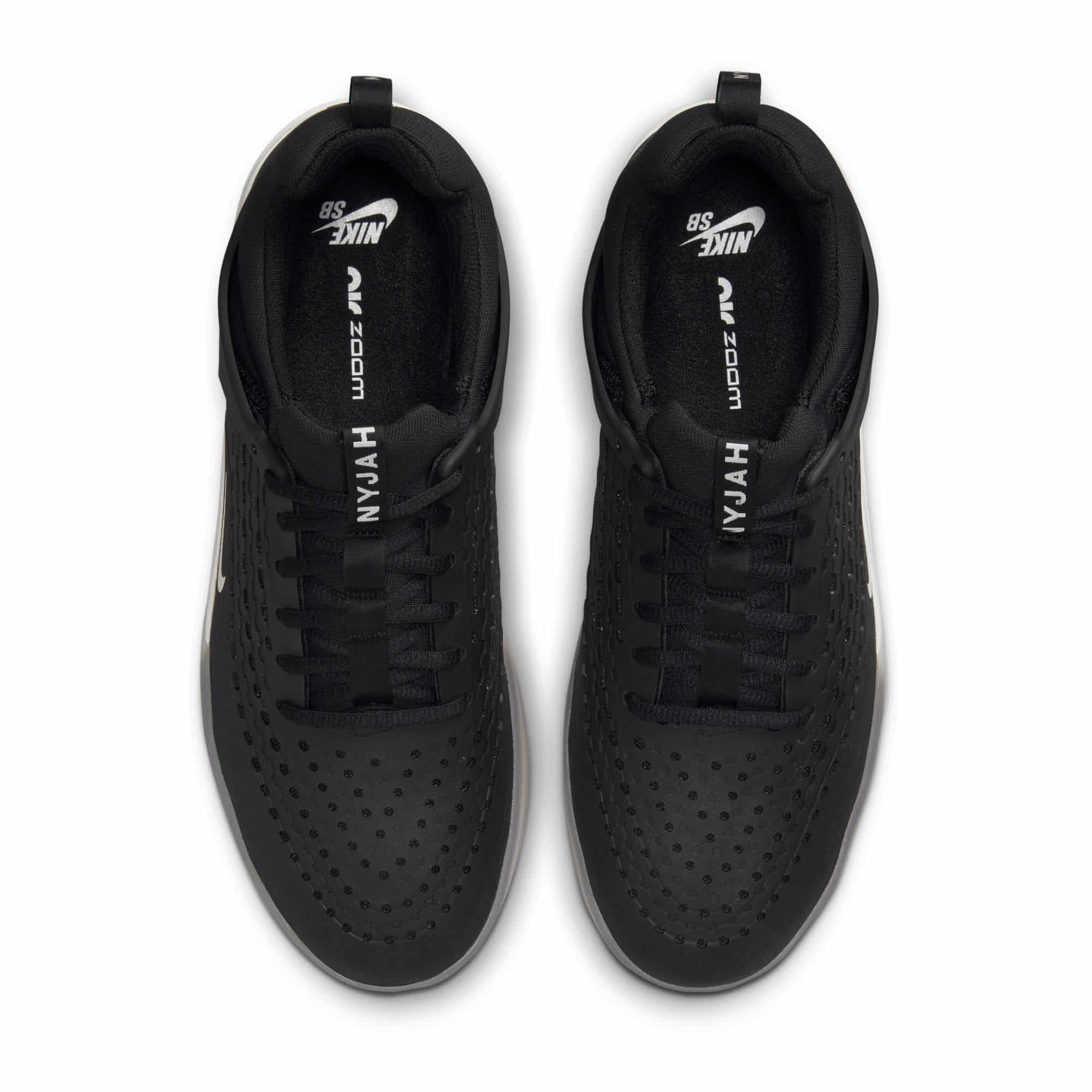 https://admin.plaze-shop.de/wp-content/uploads/2023/03/NikeSB_Nyjah_Blk_Wht_plaze-shop_9.jpeg