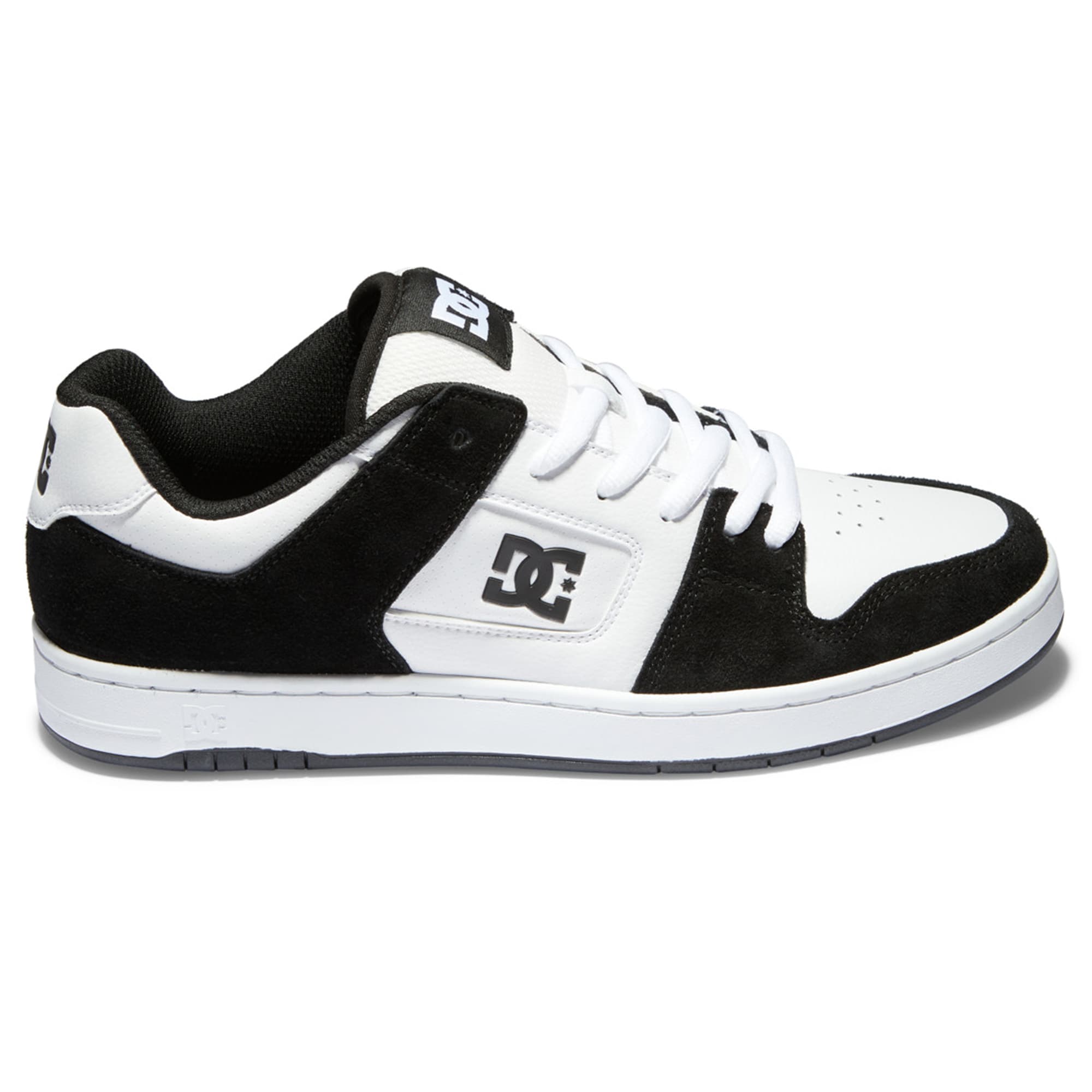 https://admin.plaze-shop.de/wp-content/uploads/2023/04/DC_Manteca4_White_Black_plaze-shop_1.jpg