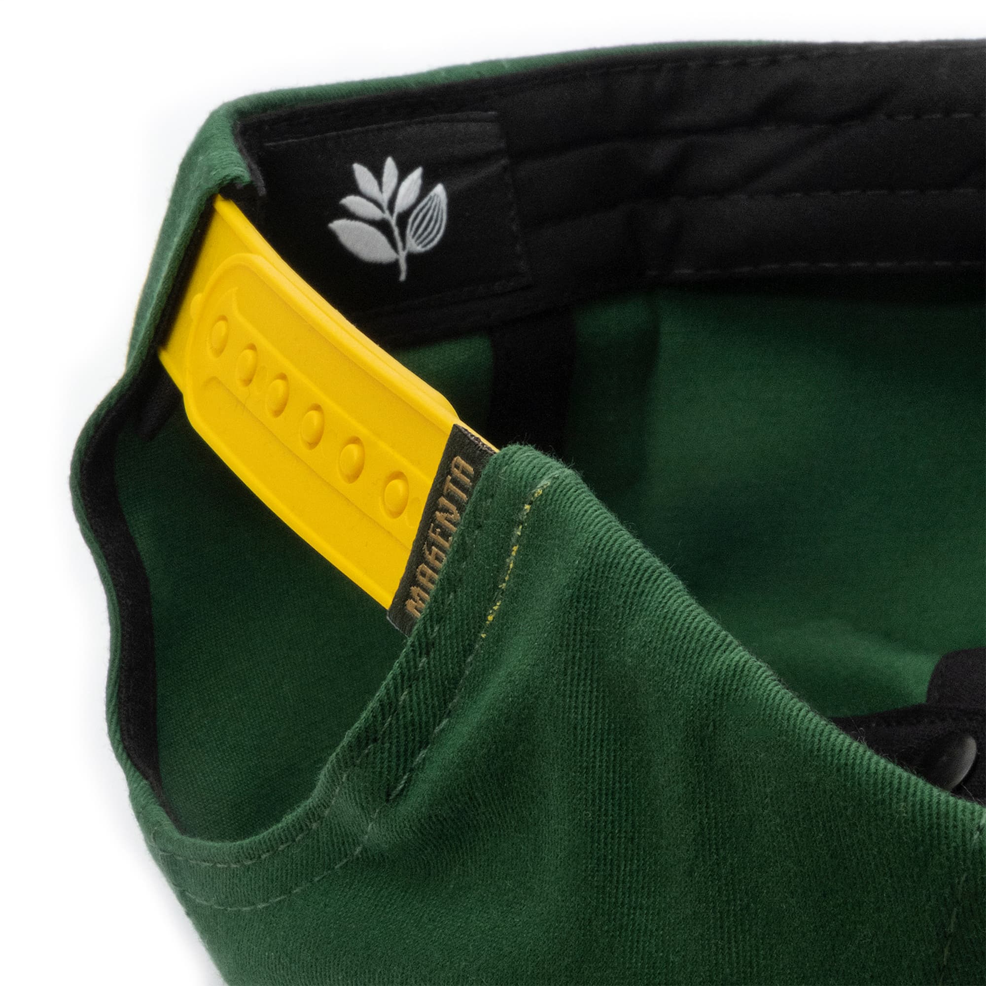 https://admin.plaze-shop.de/wp-content/uploads/2023/04/Magenta_Lover-Backpack_plaze-skateshop_4.jpg