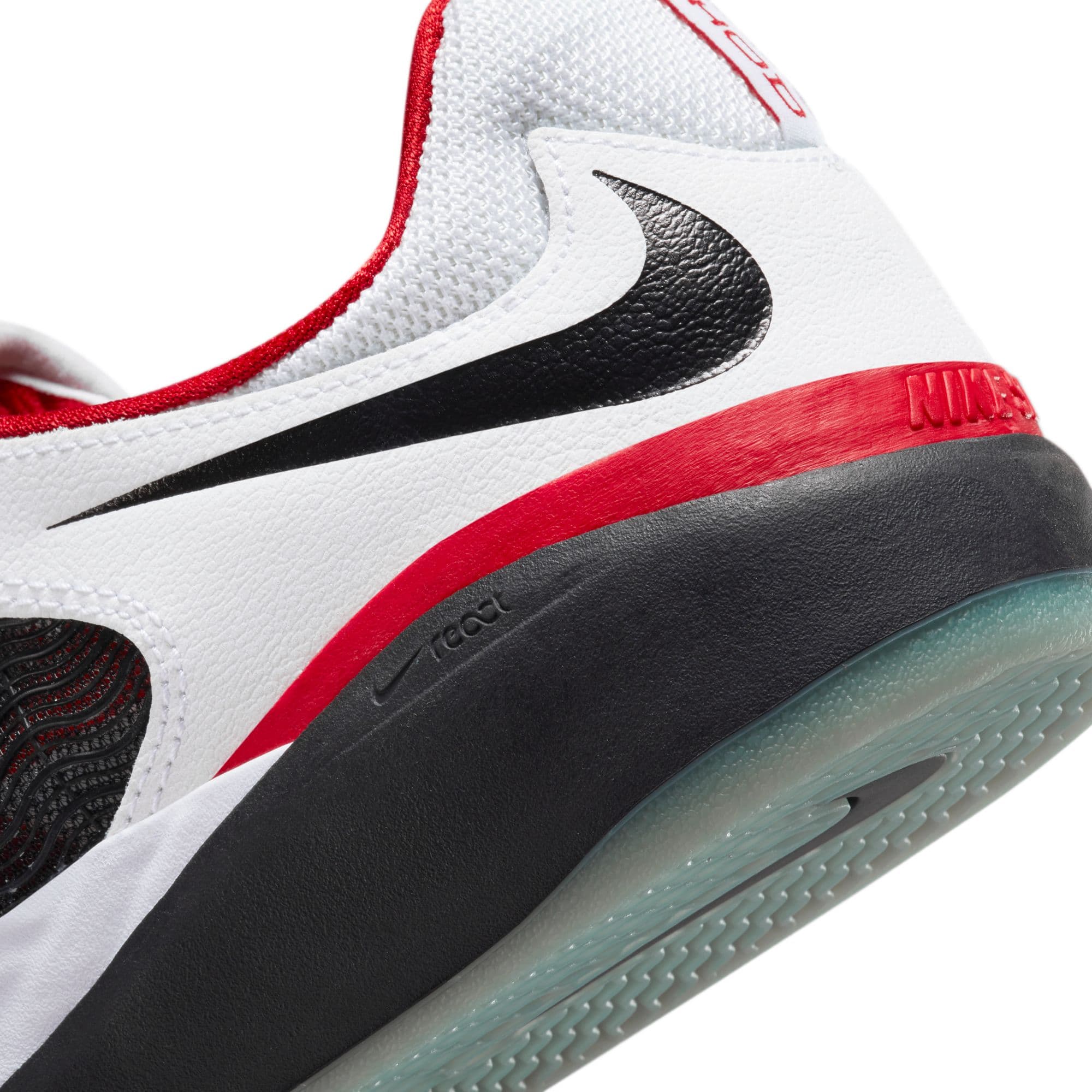 https://admin.plaze-shop.de/wp-content/uploads/2023/04/NikeSB_Ishod_White_Red_plaze-shop_3.jpeg