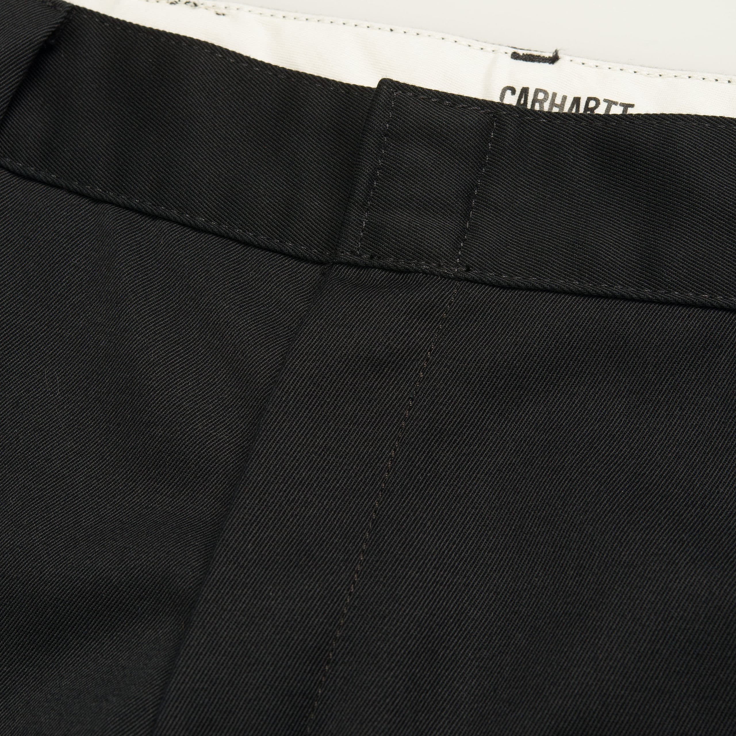 https://admin.plaze-shop.de/wp-content/uploads/2023/05/Carhartt_Master_Short_Black_plaze-4.jpg
