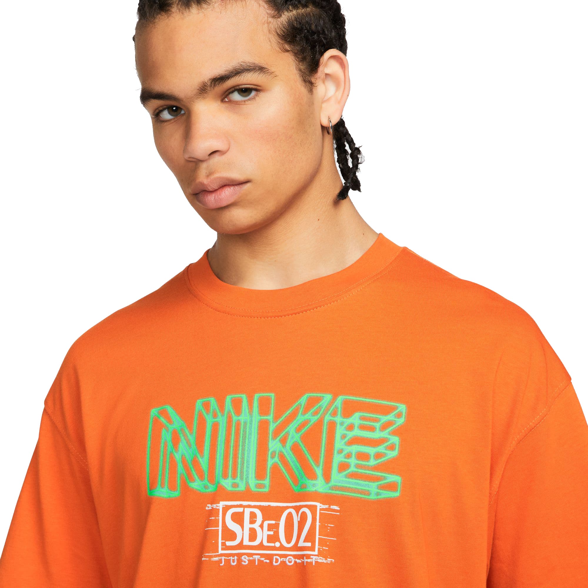 https://admin.plaze-shop.de/wp-content/uploads/2023/06/NikeSB_Video_Tee_Orange_plaze-shop_2.jpg