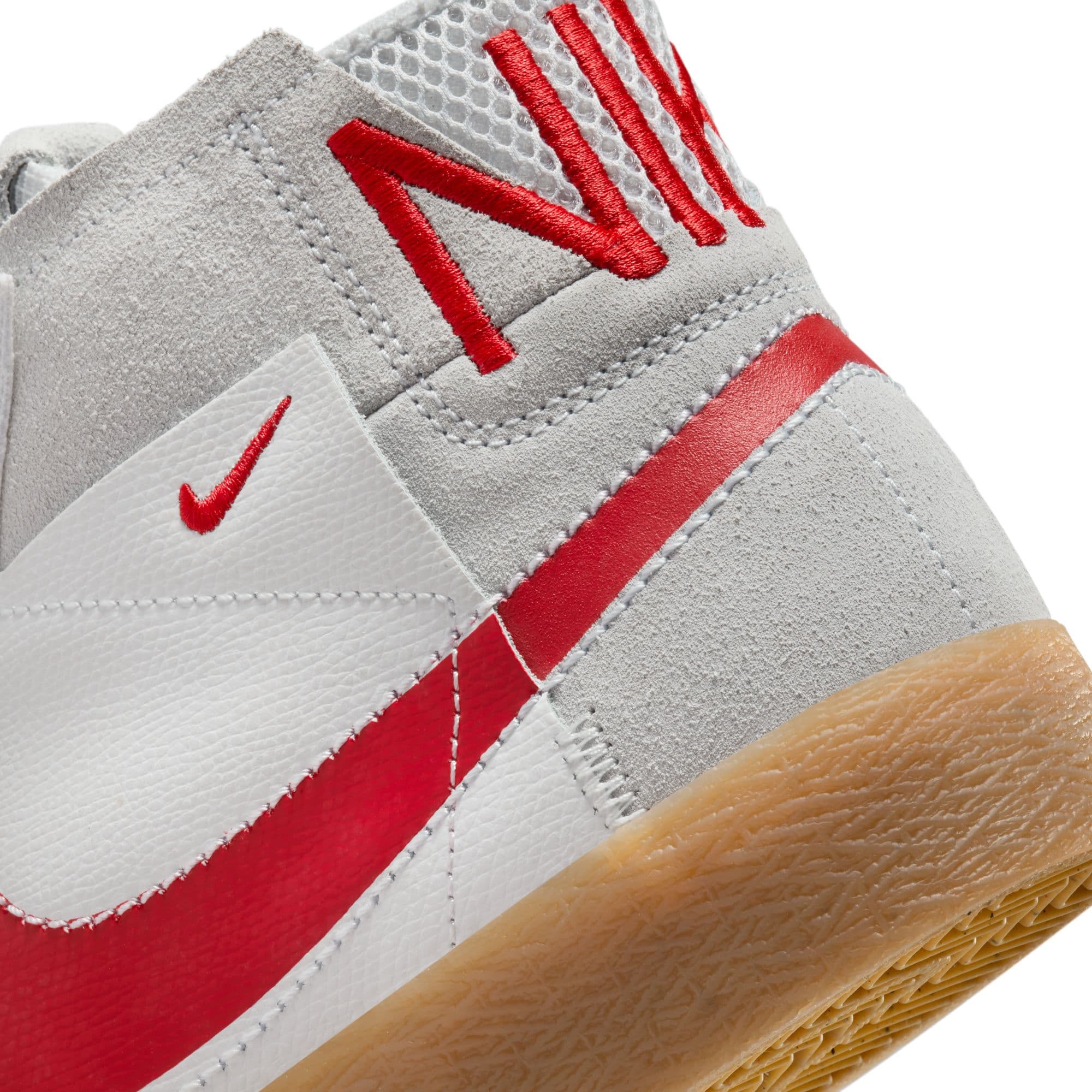 https://admin.plaze-shop.de/wp-content/uploads/2023/08/NikeSB_FD5113-100_plaze-ahop_4.jpeg