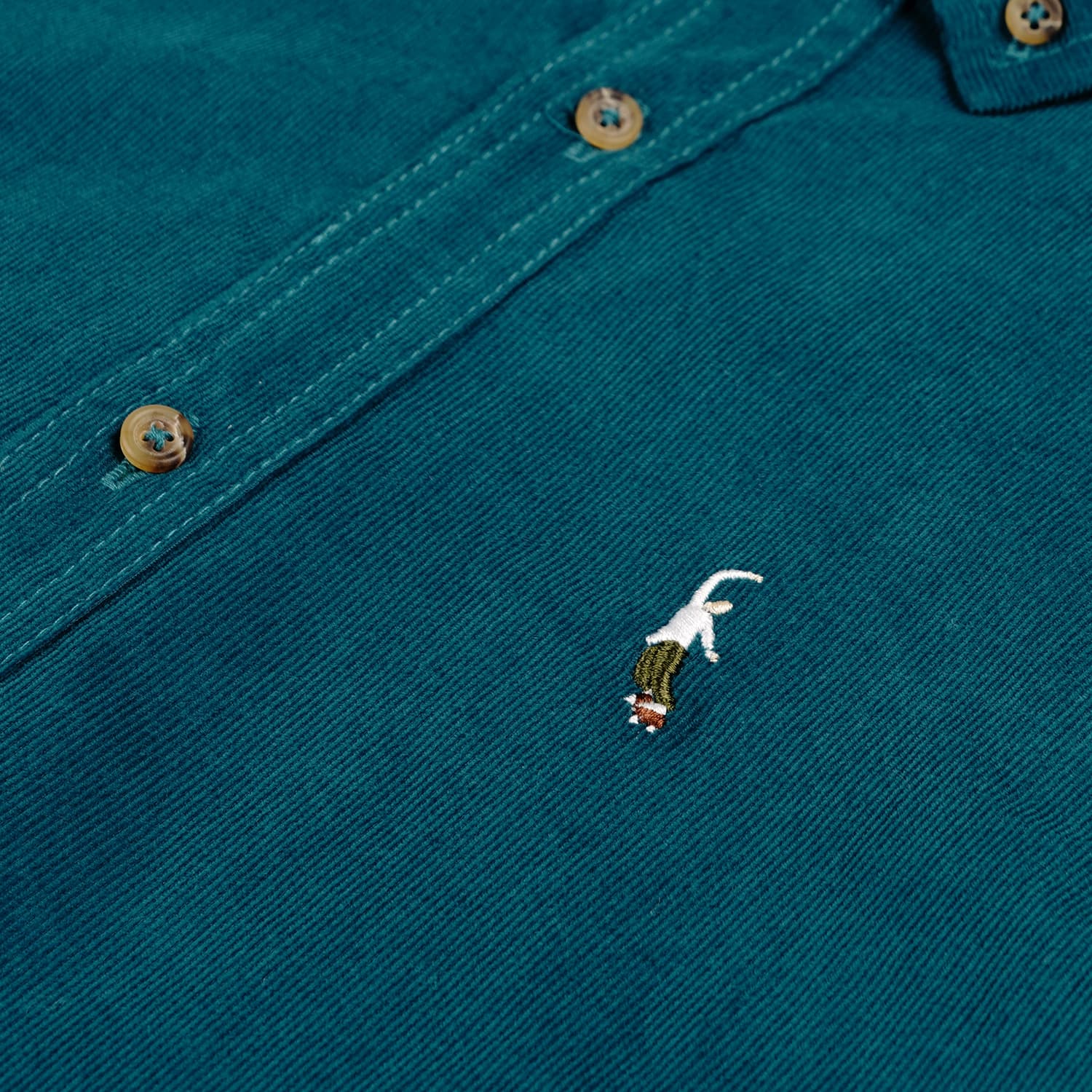 https://admin.plaze-shop.de/wp-content/uploads/2023/10/Magenta_PWS_Cord_Shirt_plaze-shop_3.jpg