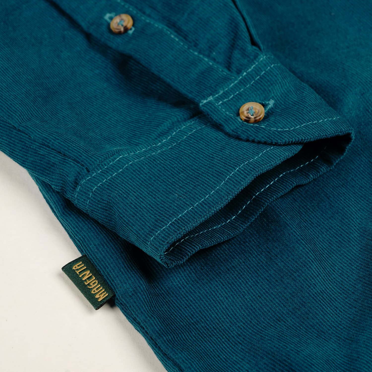 https://admin.plaze-shop.de/wp-content/uploads/2023/10/Magenta_PWS_Cord_Shirt_plaze-shop_4.jpg
