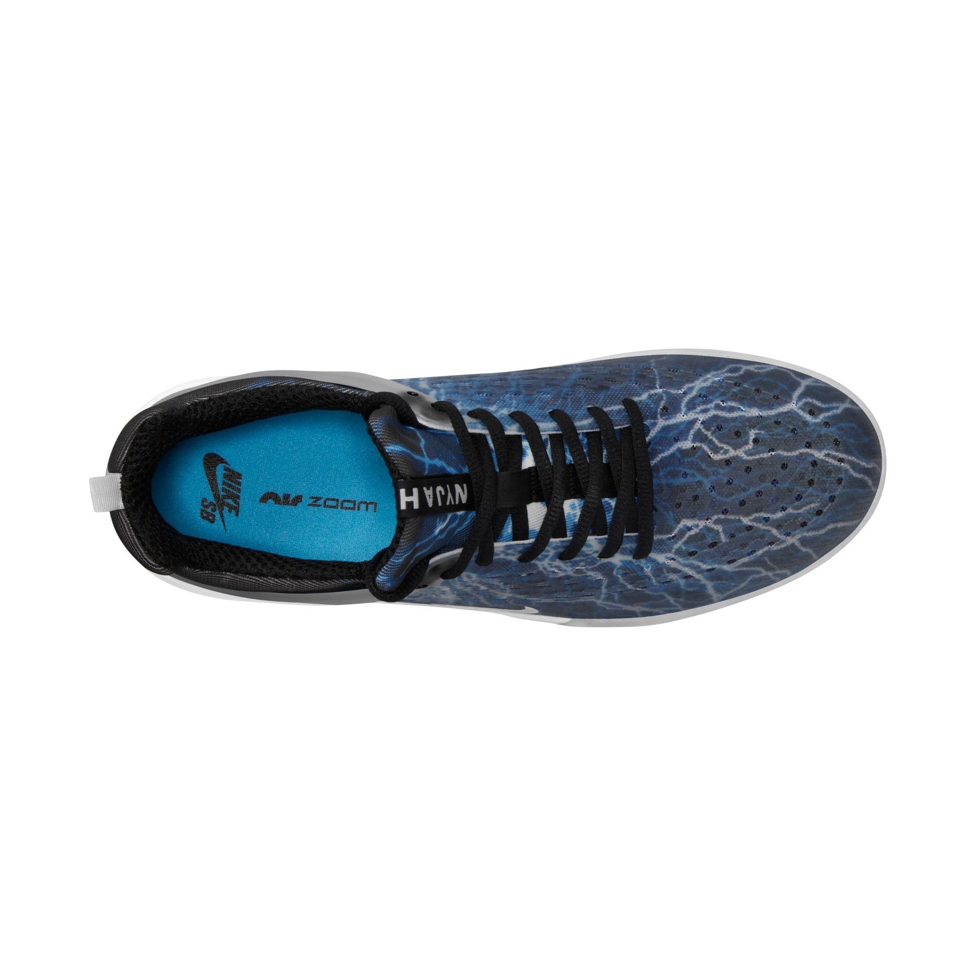 https://admin.plaze-shop.de/wp-content/uploads/2023/11/NikeSB_Nyjah_3_FB2394-001_plaze-shop_8.jpeg