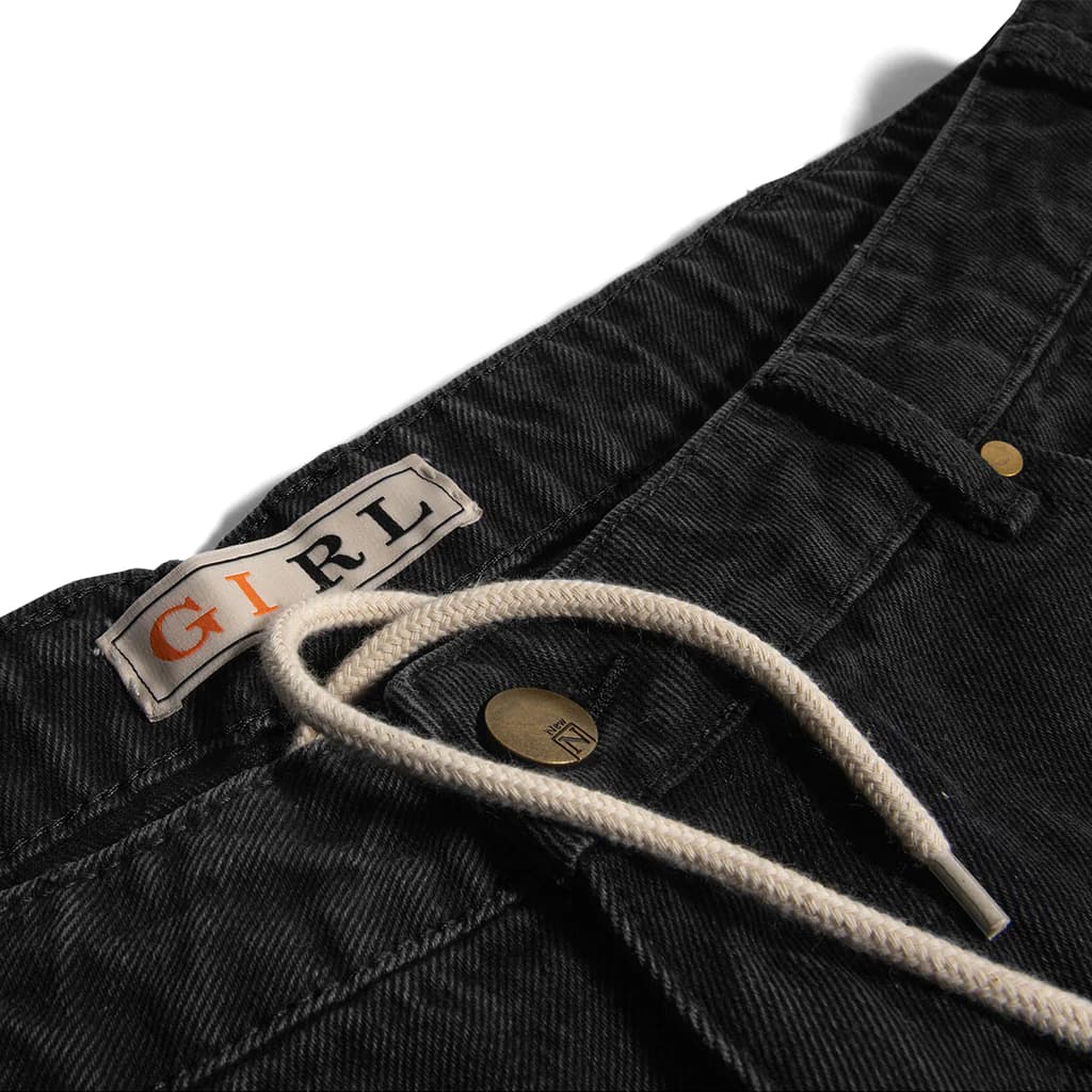 https://admin.plaze-shop.de/wp-content/uploads/2023/12/Girl_Baggy_Denim_Black_plaze-shop_3.webp