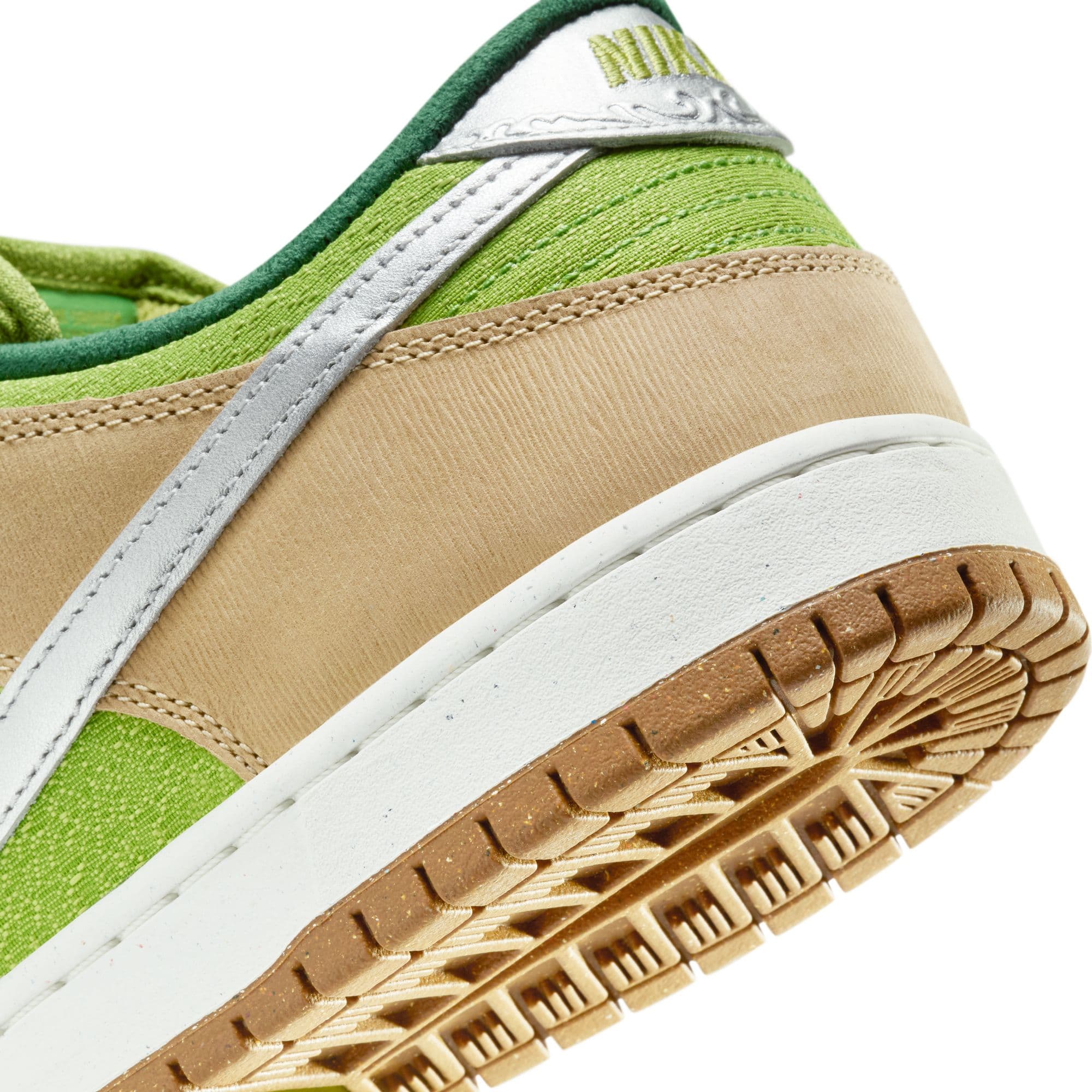 https://admin.plaze-shop.de/wp-content/uploads/2024/08/NikeSB_FQ7585-200_plaze-shop_1-4.jpeg