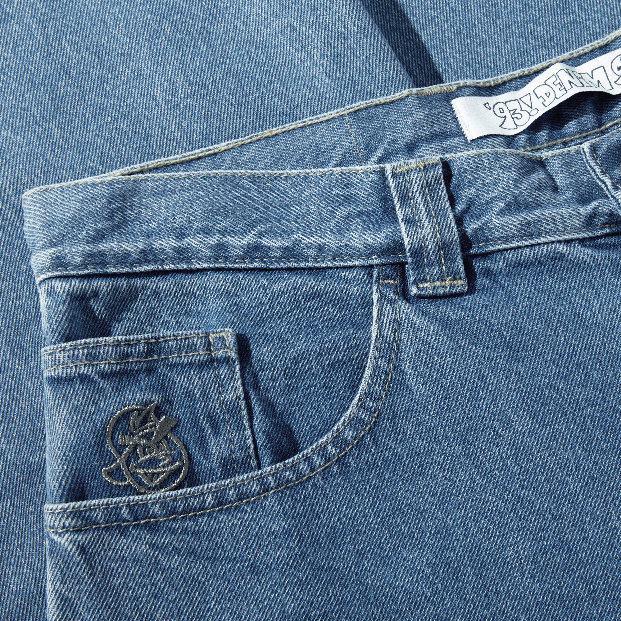 https://admin.plaze-shop.de/wp-content/uploads/2024/08/Polar_93_Denim_Mid_Blue_plaze-shop_1-5.png