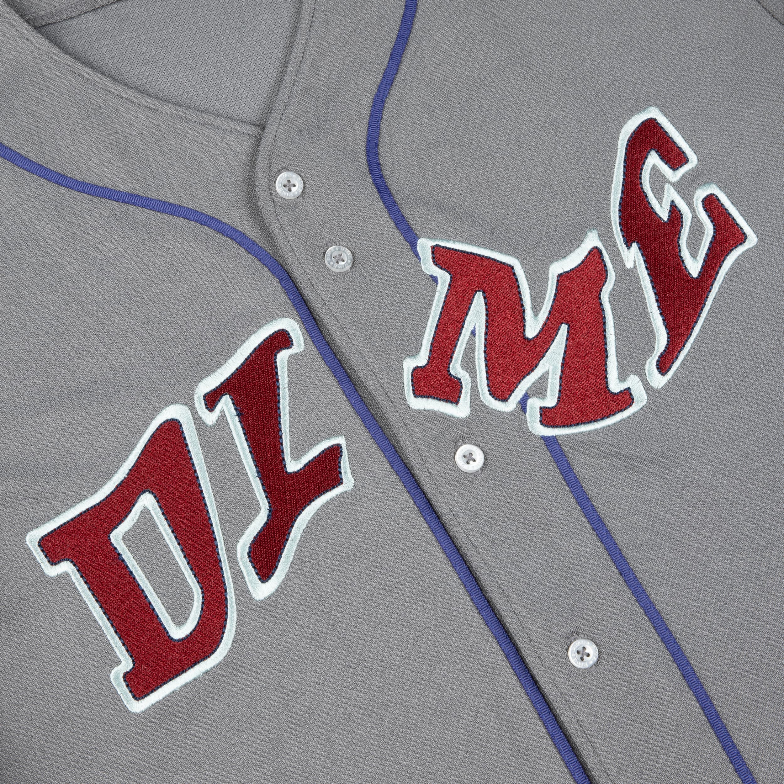 https://admin.plaze-shop.de/wp-content/uploads/2024/09/Dime_League_Jersey_Gray_plaze-shop_1-2.jpg
