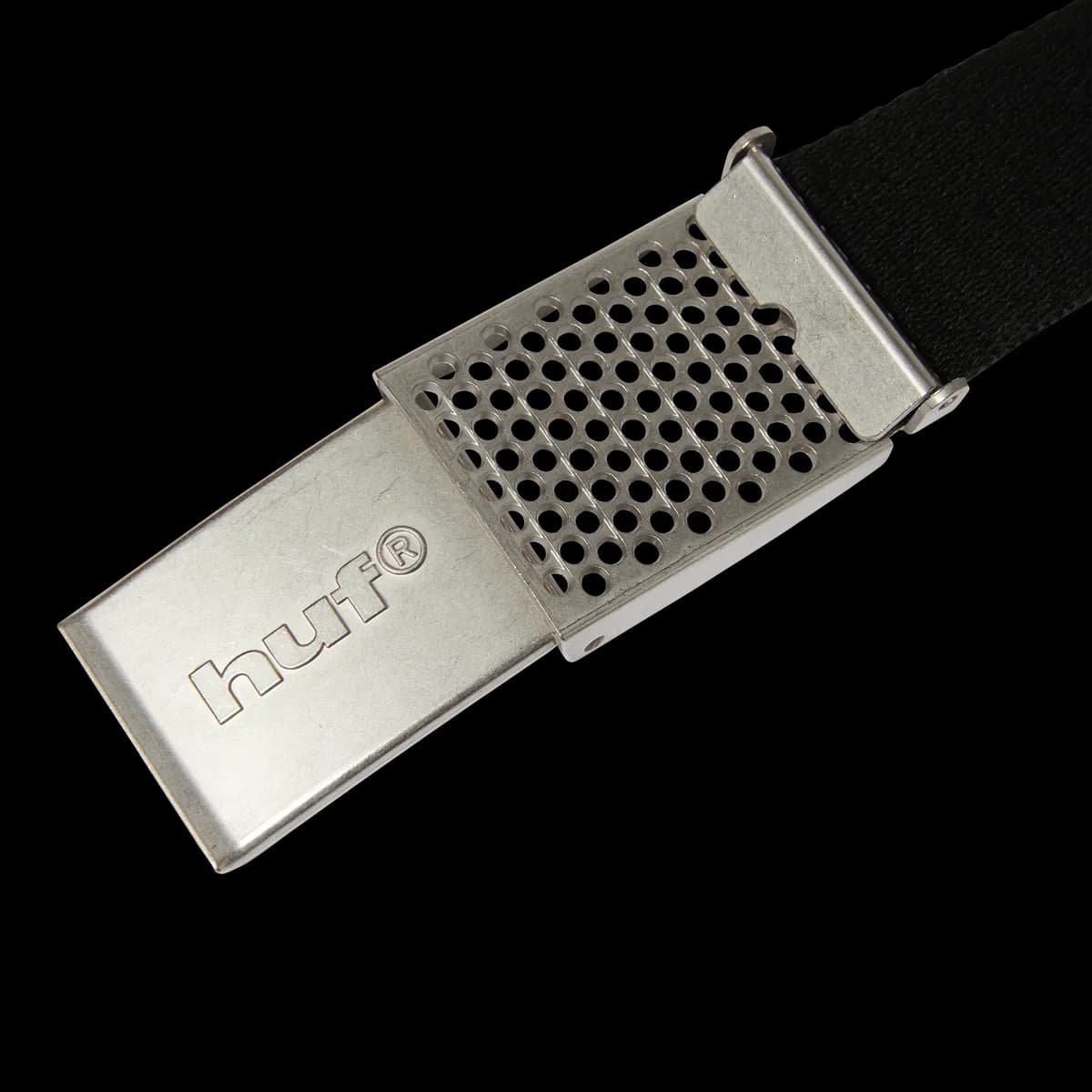 https://admin.plaze-shop.de/wp-content/uploads/2024/09/HUF_Grinder_Belt_Black_plaze-shop_1-2.webp