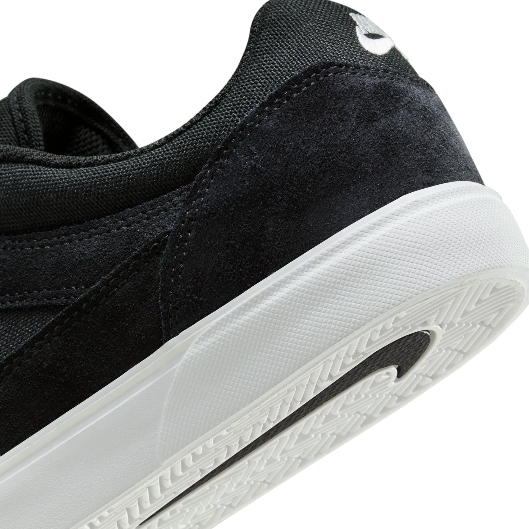 https://admin.plaze-shop.de/wp-content/uploads/2024/09/NikeSB_Malor_FV6064-001_plaze-shop_1-3.jpeg