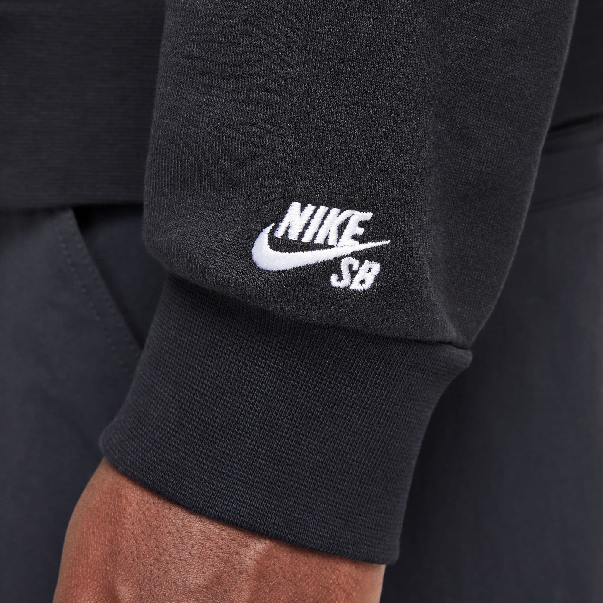 https://admin.plaze-shop.de/wp-content/uploads/2024/10/NikeSB_FV7378-010_plaze-shop_1-4.jpeg