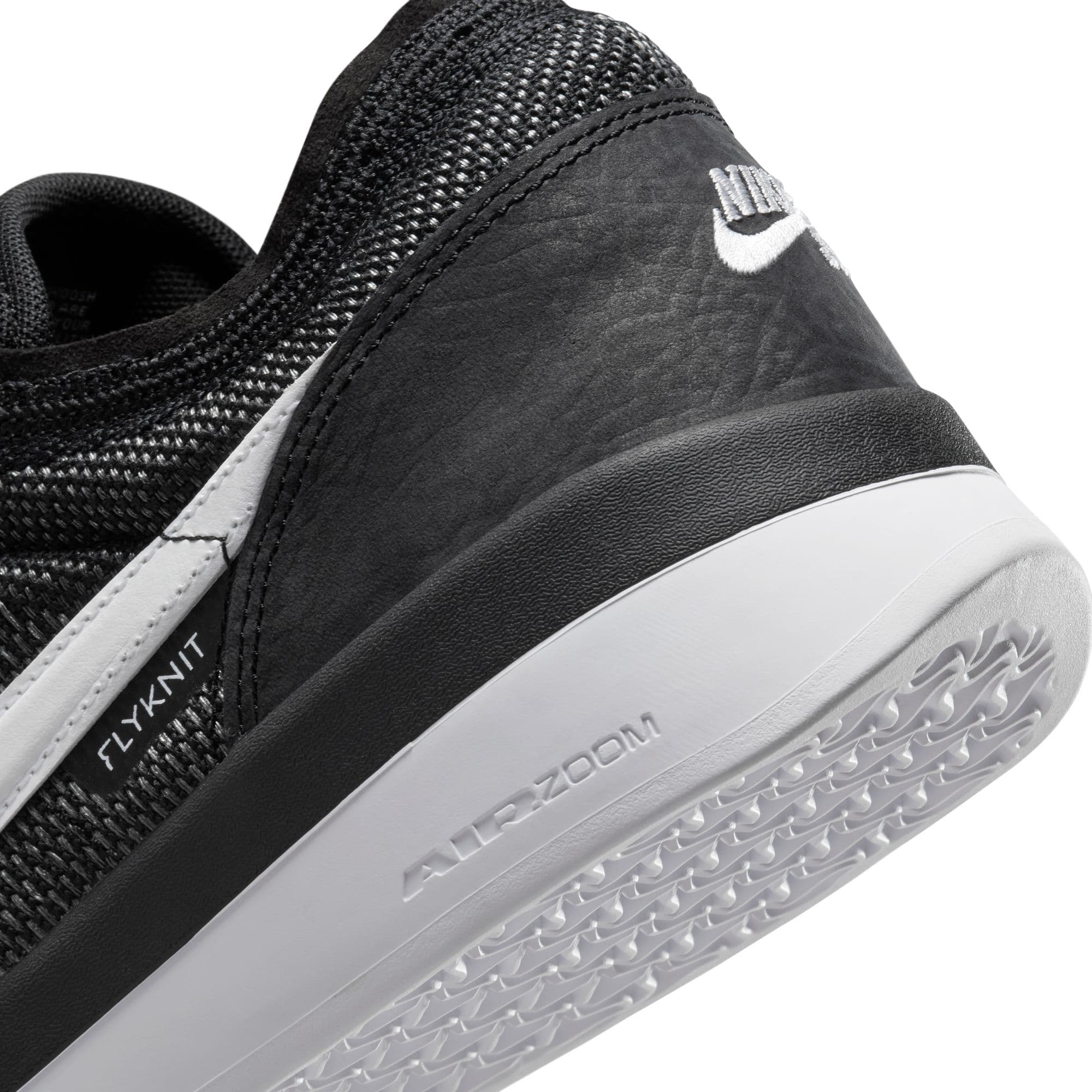 https://admin.plaze-shop.de/wp-content/uploads/2025/01/NikeSB_PS8_FV8493_003_plaze-shop_1-4.jpeg