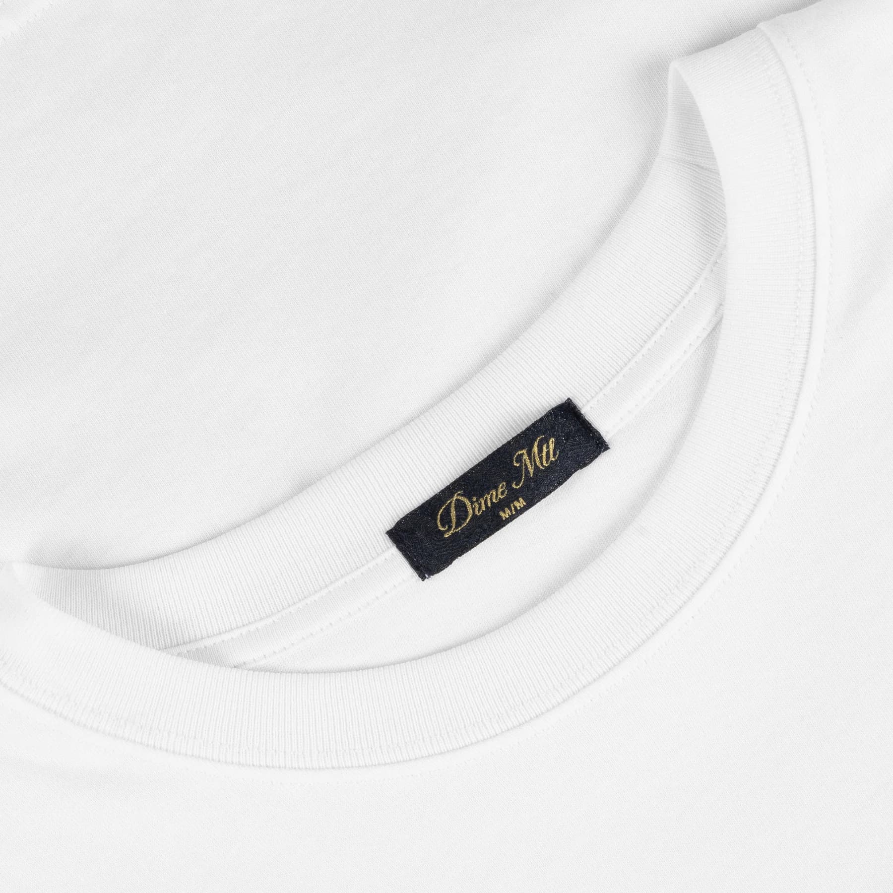 https://admin.plaze-shop.de/wp-content/uploads/2025/03/Dime_Selfie_Tee_White_plaze-shop_1-2.webp