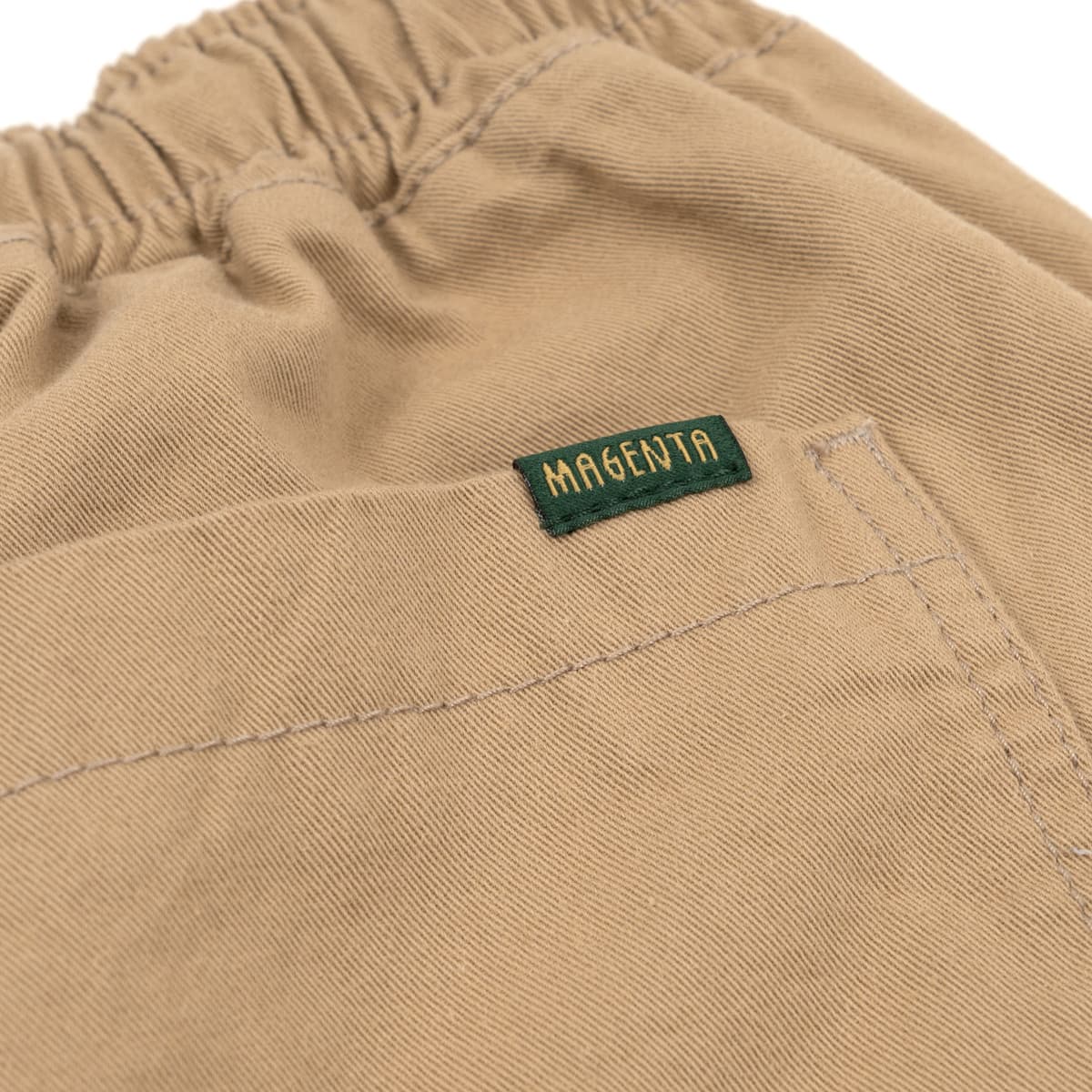https://admin.plaze-shop.de/wp-content/uploads/2025/03/Magenta_Slack_Pants_Beige_plaze-shop_1-4.jpg