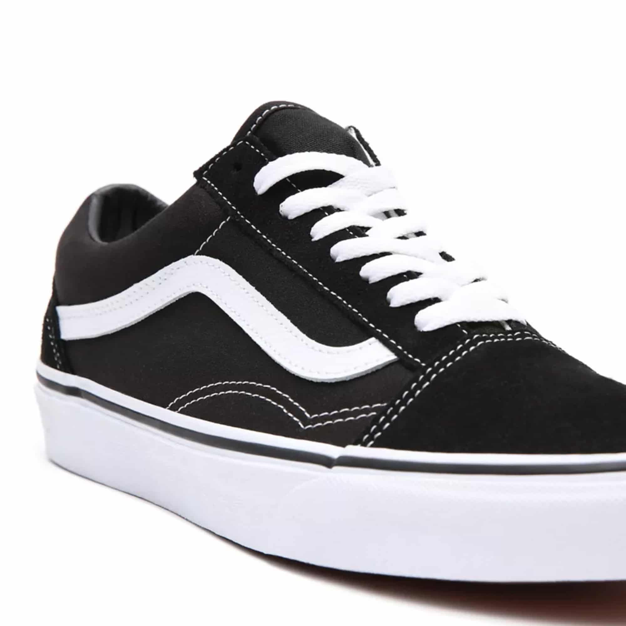 https://admin.plaze-shop.de/wp-content/uploads/2021/04/VN000D3HY281_Vans_Old_Skool_Black_White_Plaze-Shop_2.jpg