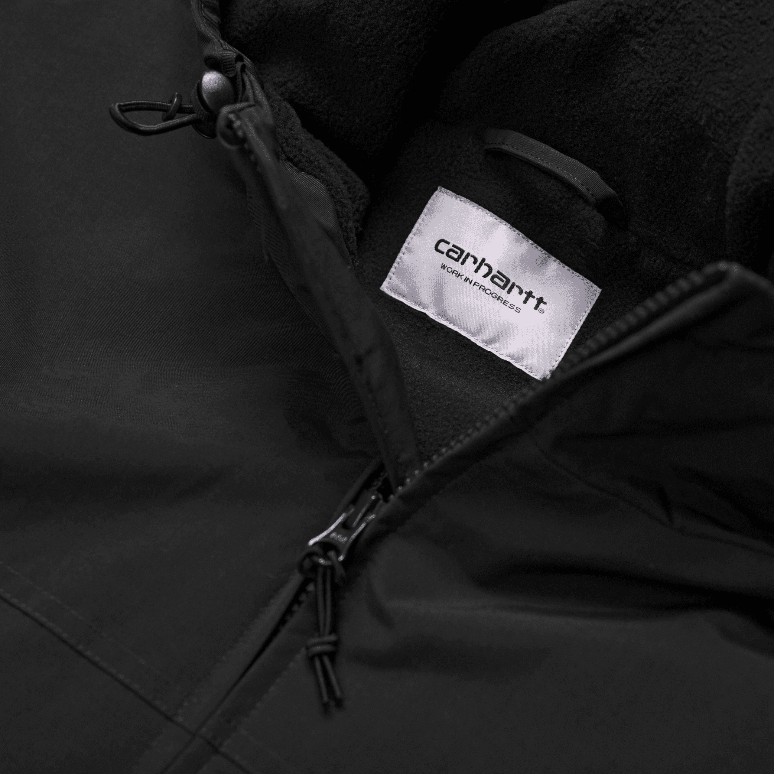 https://admin.plaze-shop.de/wp-content/uploads/2021/10/I02843634_Carhartt_Hooded-Sail-Jacket_Black_Plaze-Shop_4.png
