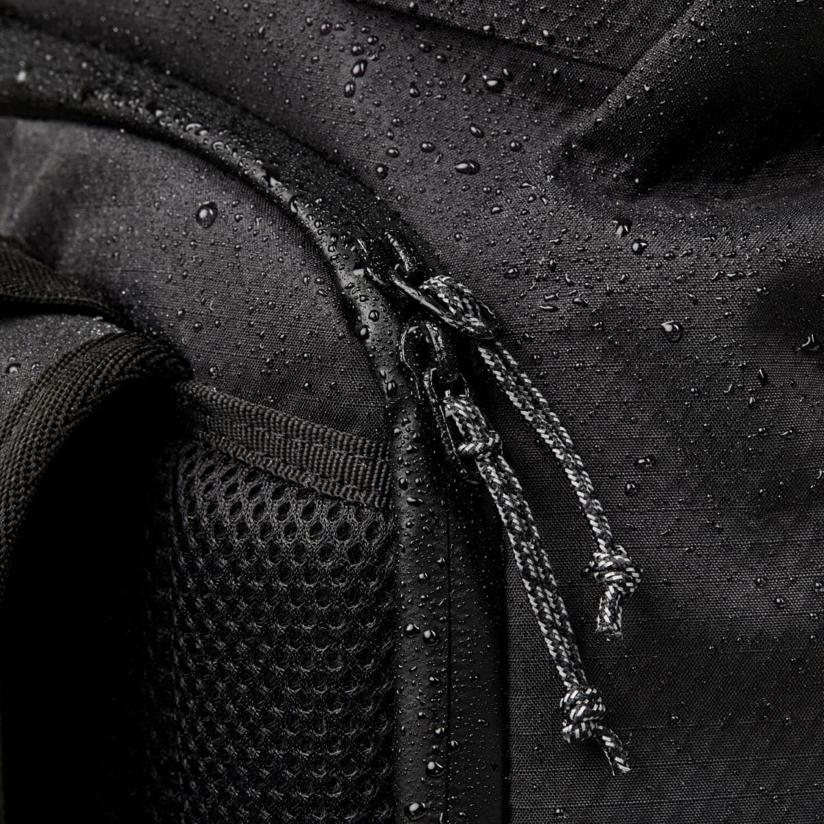 https://admin.plaze-shop.de/wp-content/uploads/2021/12/Aevor-TRW-001-801-Trip_Pack-Proof-black_plaze-skateshop7.jpg