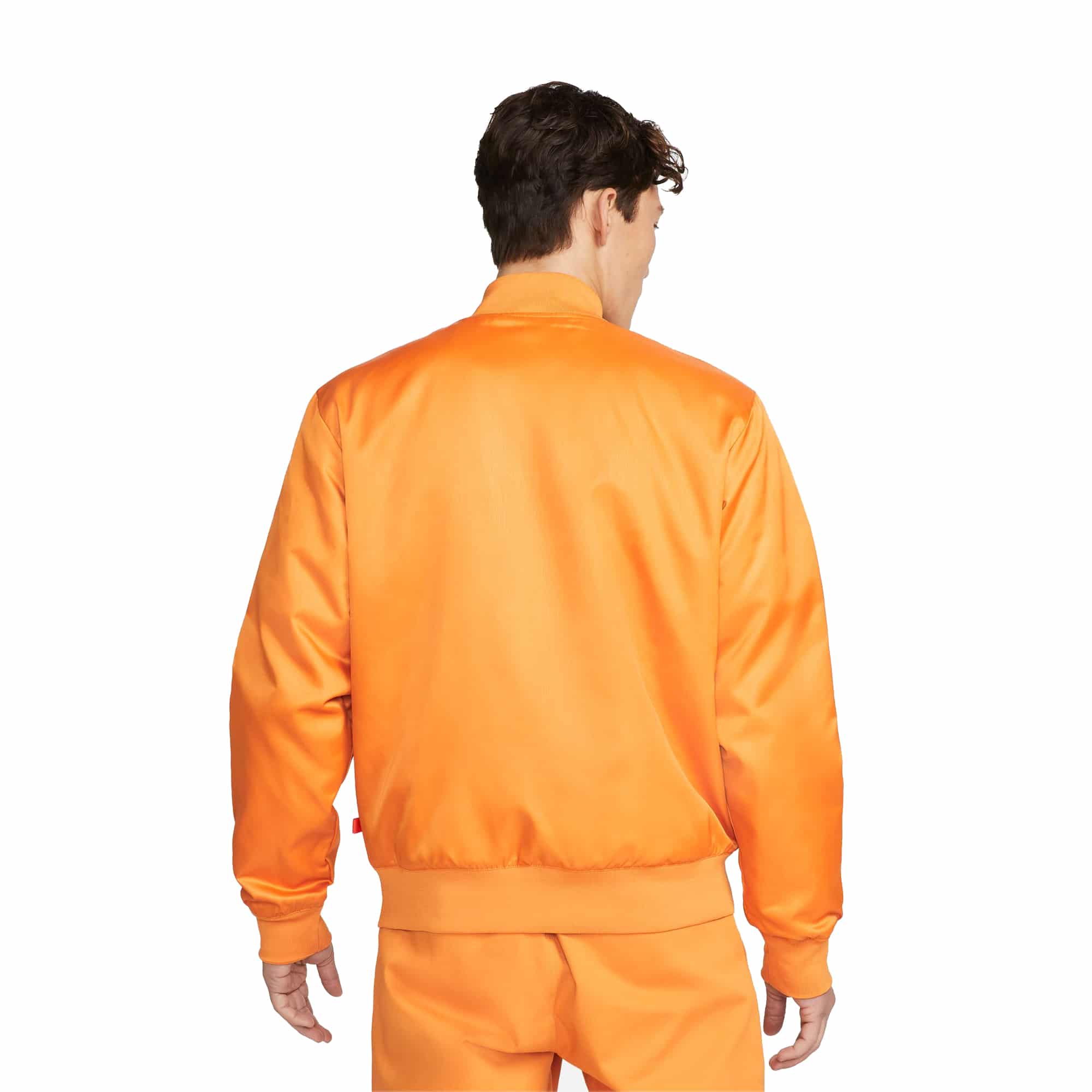 https://admin.plaze-shop.de/wp-content/uploads/2022/03/DH2632-738_NikeSB_SB_SF_DNA_OL_Jacket_light_curry_plaze-skateshop_4.jpg