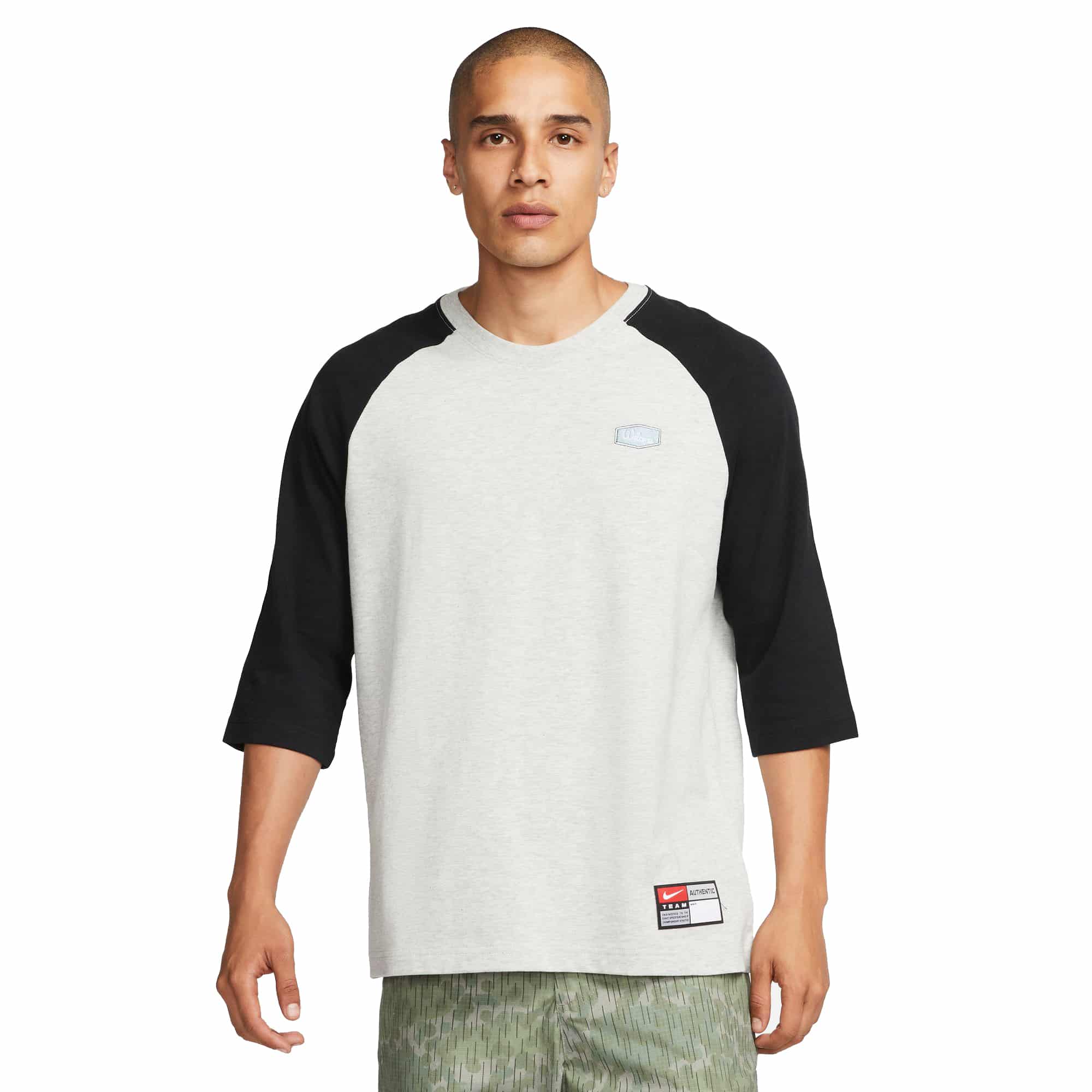 https://admin.plaze-shop.de/wp-content/uploads/2022/07/DQ6284-050_NikeSB_BSBL_RGLN_Tee_LA_plaze-skateshop_1.jpg