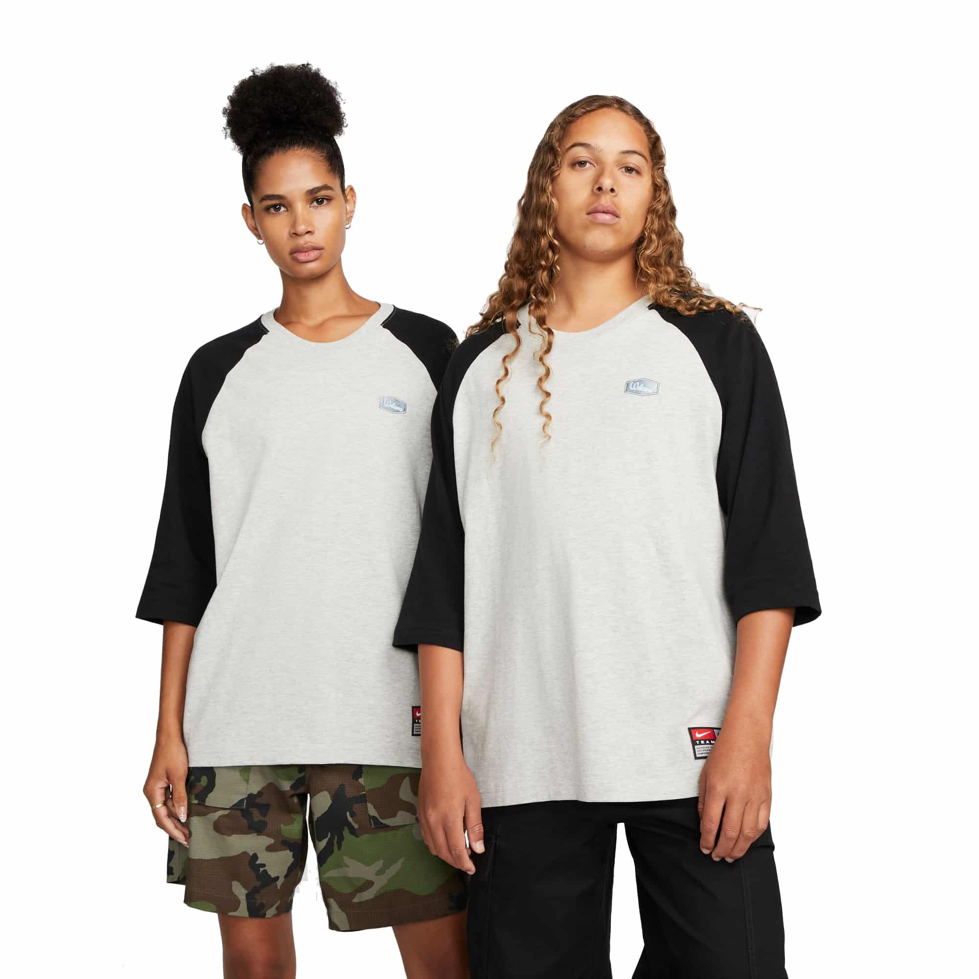 https://admin.plaze-shop.de/wp-content/uploads/2022/07/DQ6284-050_NikeSB_BSBL_RGLN_Tee_LA_plaze-skateshop_3.jpg