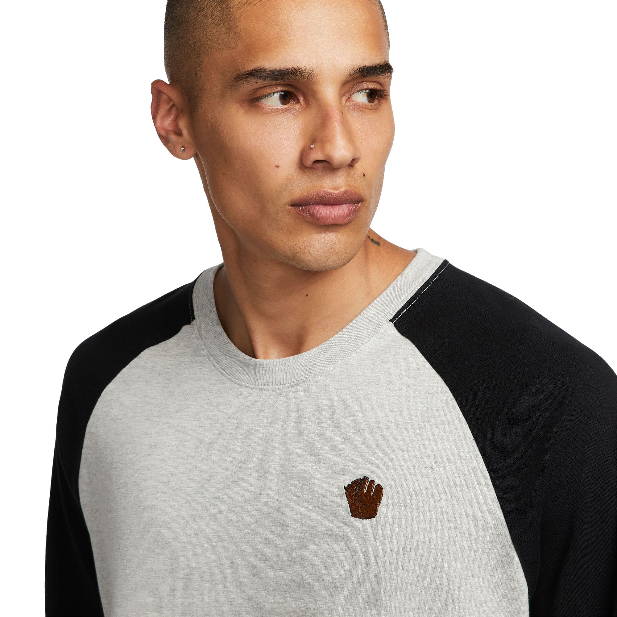 https://admin.plaze-shop.de/wp-content/uploads/2022/07/DV1725-050_NikeSB_BSBL_RGLN_Tee_SF_plaze-skateshop_4.jpg