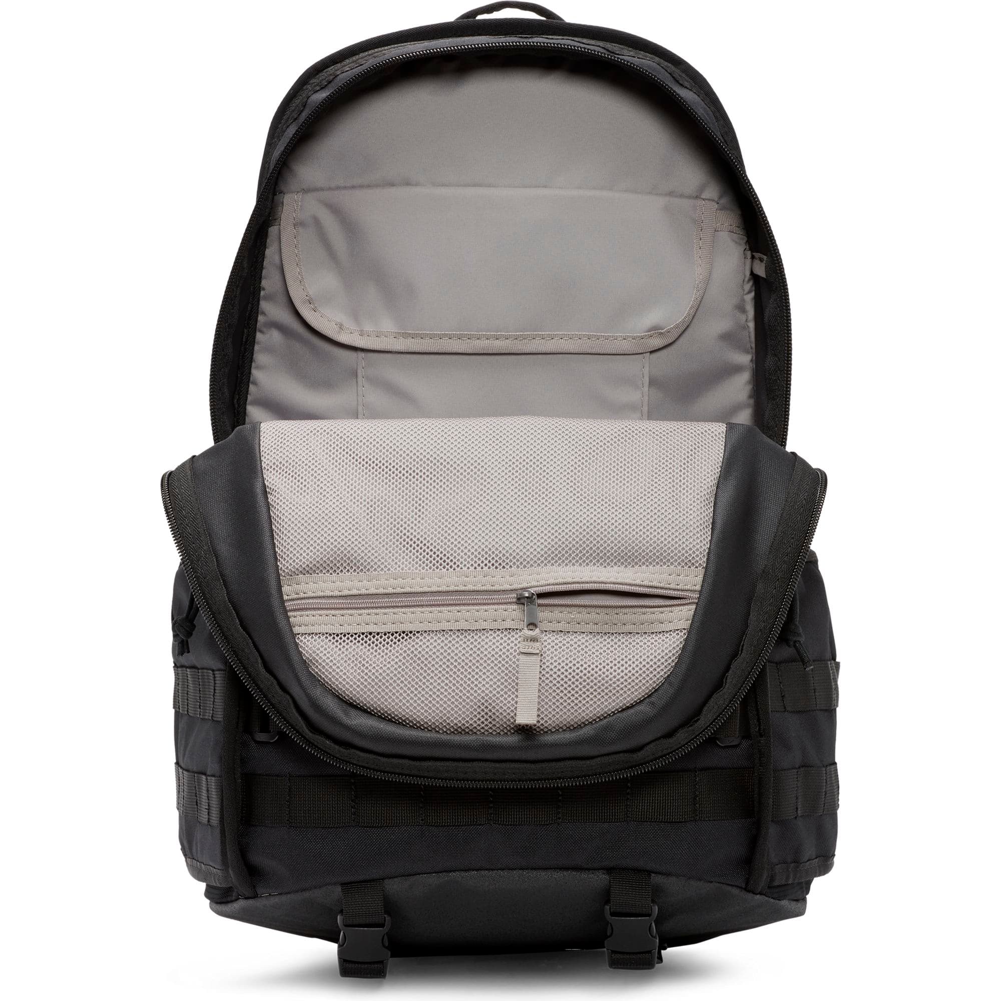 https://admin.plaze-shop.de/wp-content/uploads/2022/08/BA5971-014_Nike_RPM_Backpack_Black_Plaze-Shop_4.jpeg