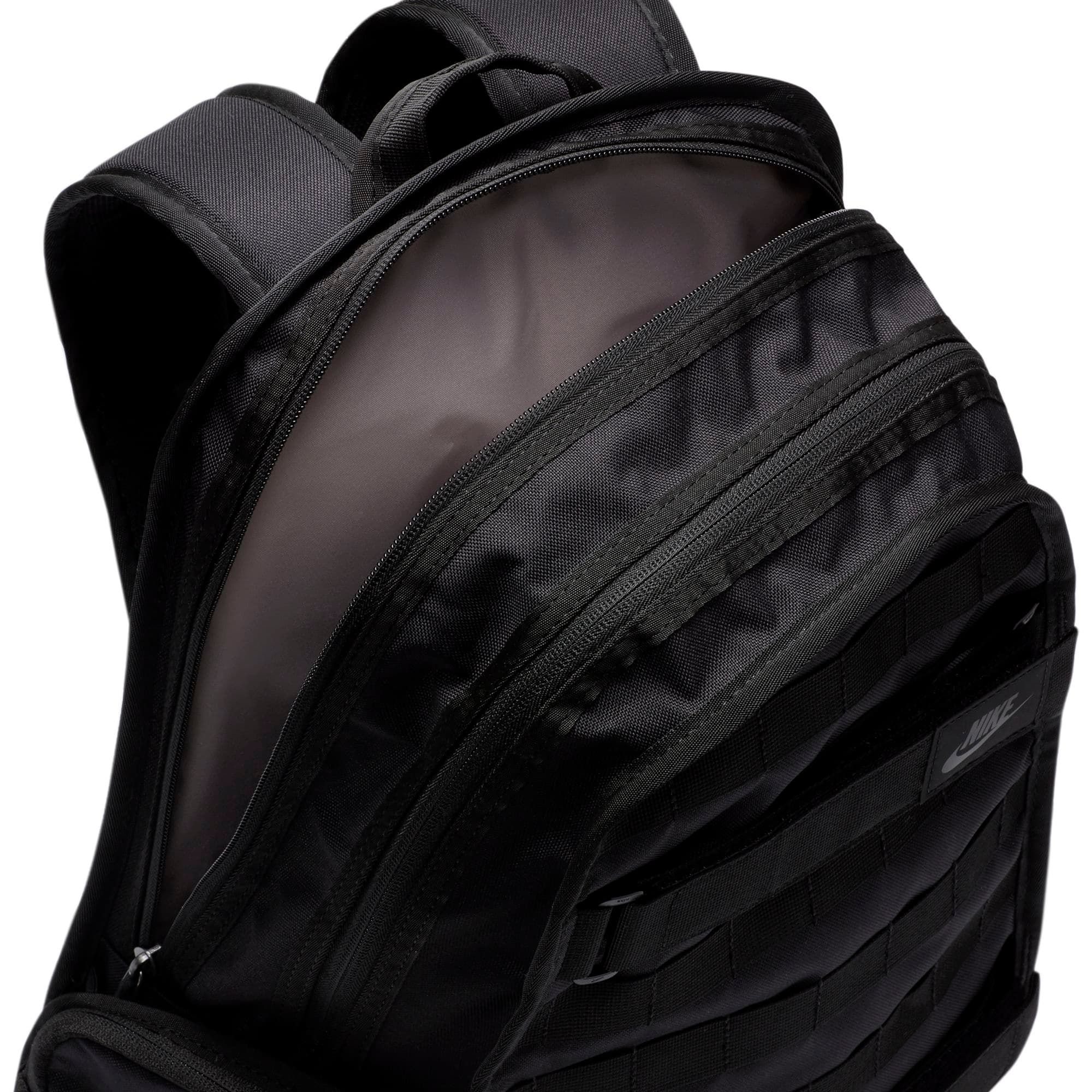 https://admin.plaze-shop.de/wp-content/uploads/2022/08/BA5971-014_Nike_RPM_Backpack_Black_Plaze-Shop_5.jpeg
