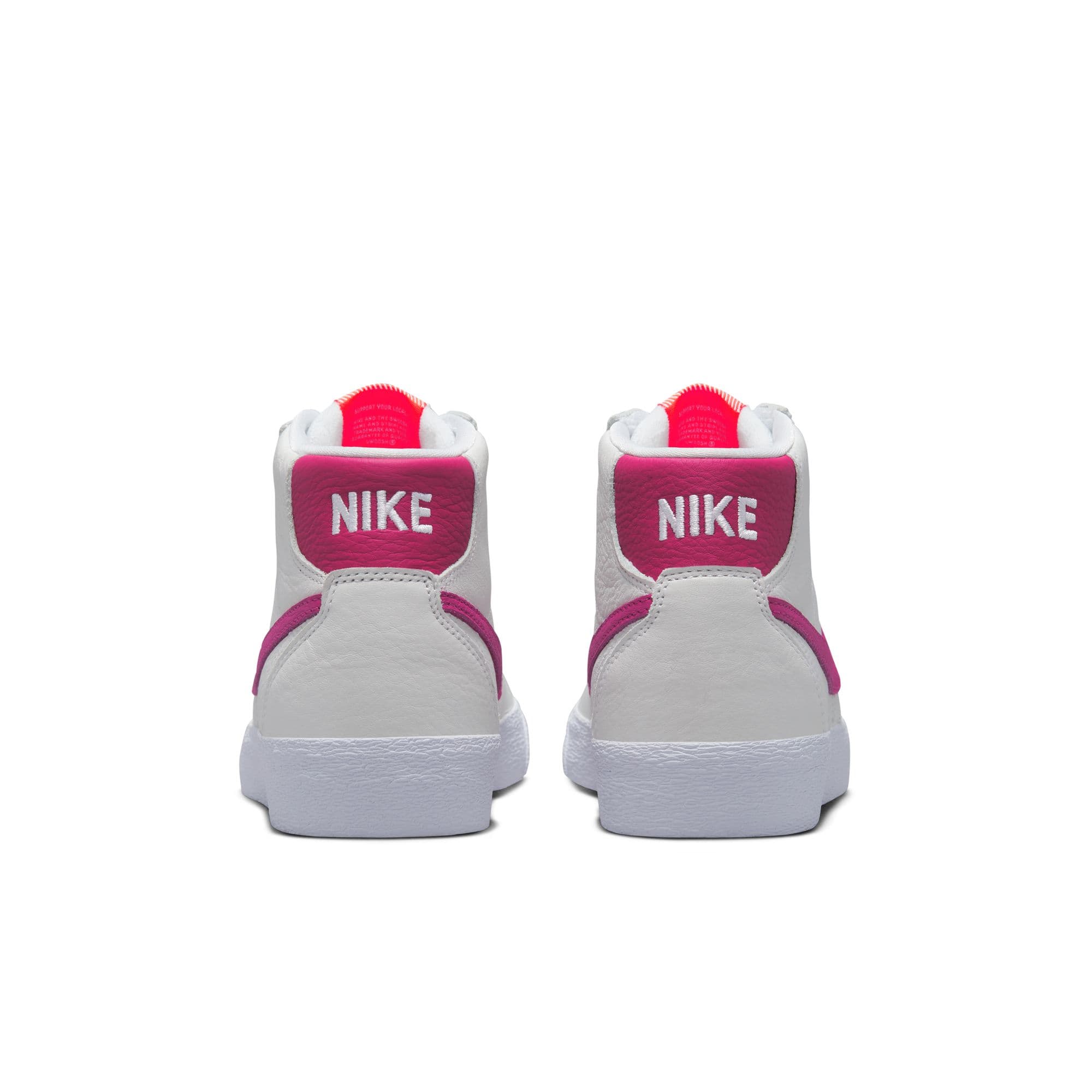 https://admin.plaze-shop.de/wp-content/uploads/2022/11/NikeSB_Bruin_High_DR0127-161_plaze-shop_7.jpeg