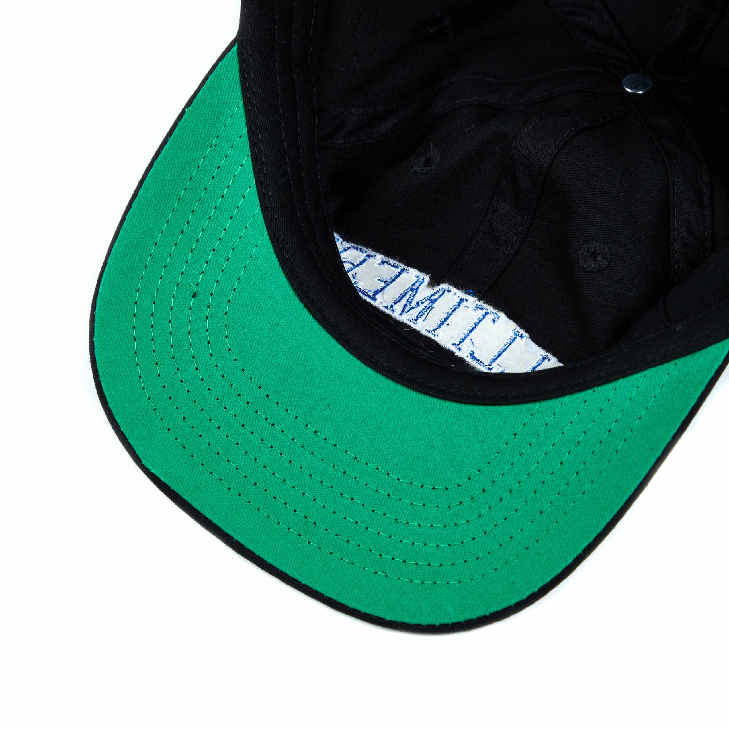 https://admin.plaze-shop.de/wp-content/uploads/2022/12/Alltimers_City_College_Cap_plaze-shop_4-scaled.jpg