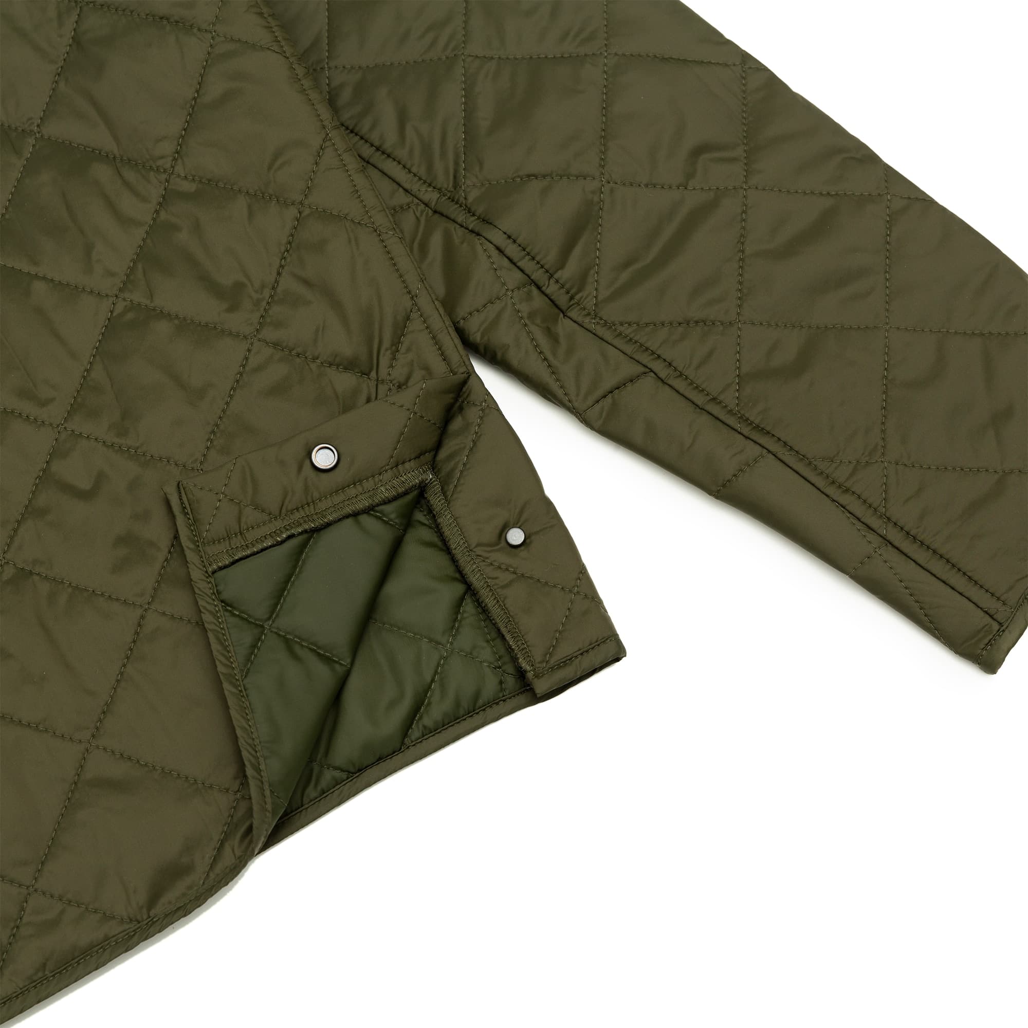 https://admin.plaze-shop.de/wp-content/uploads/2022/12/Chrystie_OGLogo_Jacket_army-green_plaze-skateshop_4.jpg