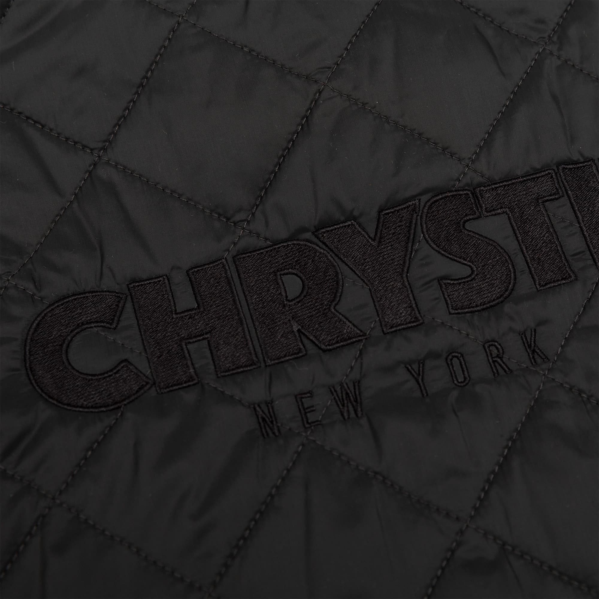https://admin.plaze-shop.de/wp-content/uploads/2022/12/Chrystie_OGLogo_Jacket_black_plaze-skateshop_3.jpg