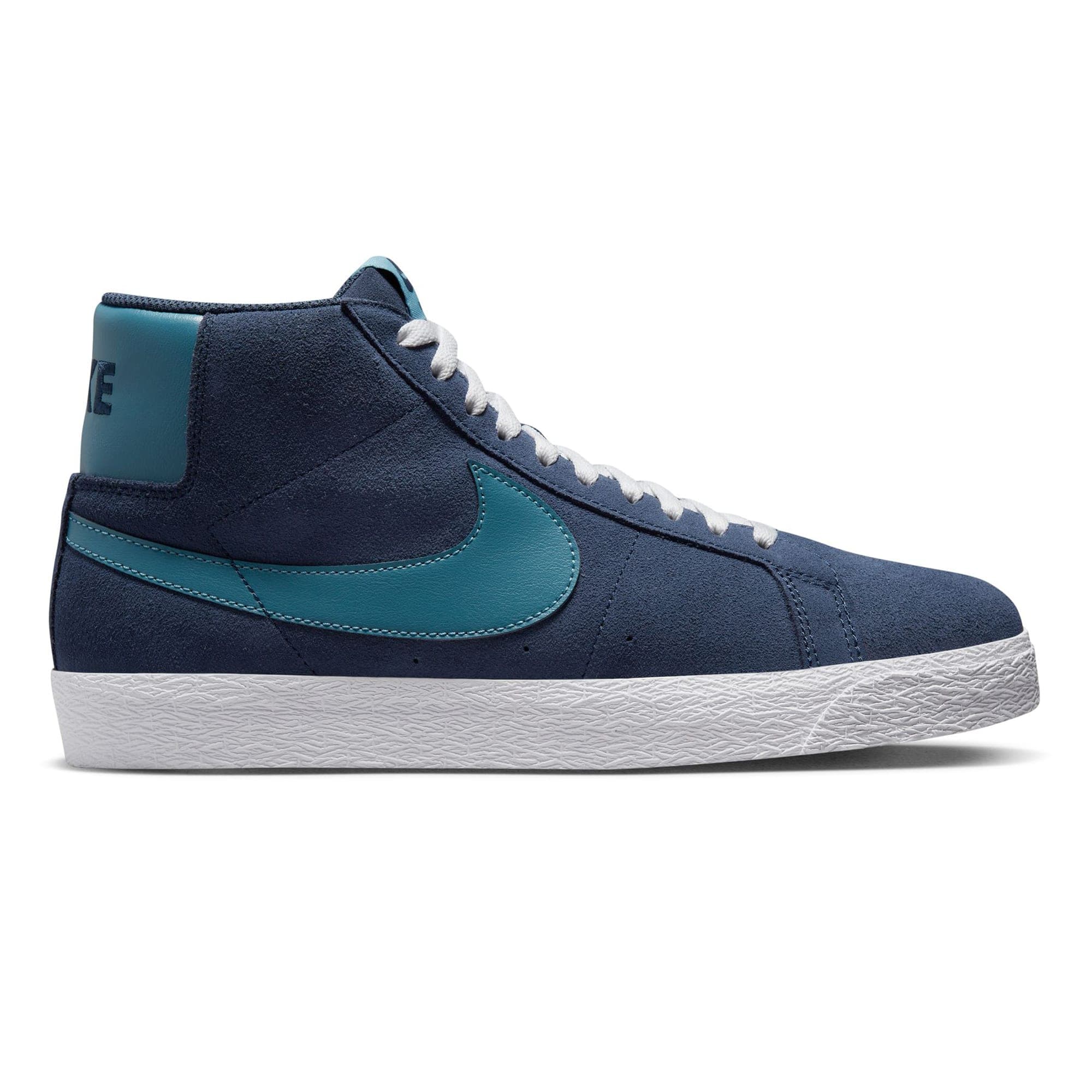 https://admin.plaze-shop.de/wp-content/uploads/2022/12/NikeSB_Blazer_Mid_Navy_Aqua_FD0731-400_plaze-shop_1.jpeg