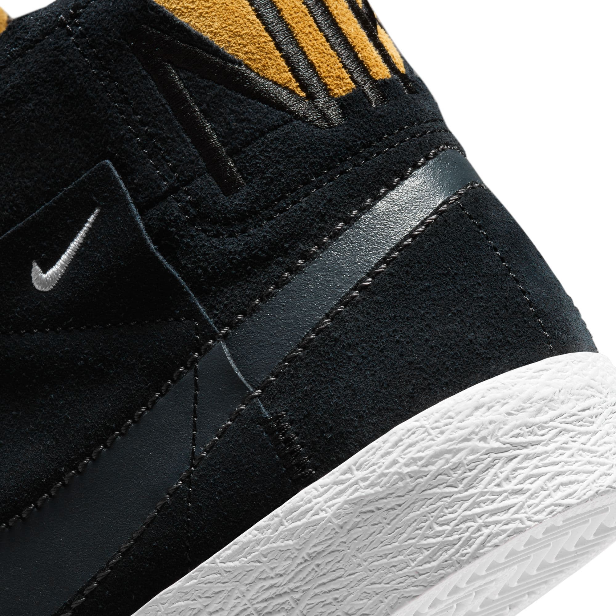 https://admin.plaze-shop.de/wp-content/uploads/2023/03/NikeSB_Blazer_Mid_Antracite_plaze-shop_3.jpeg