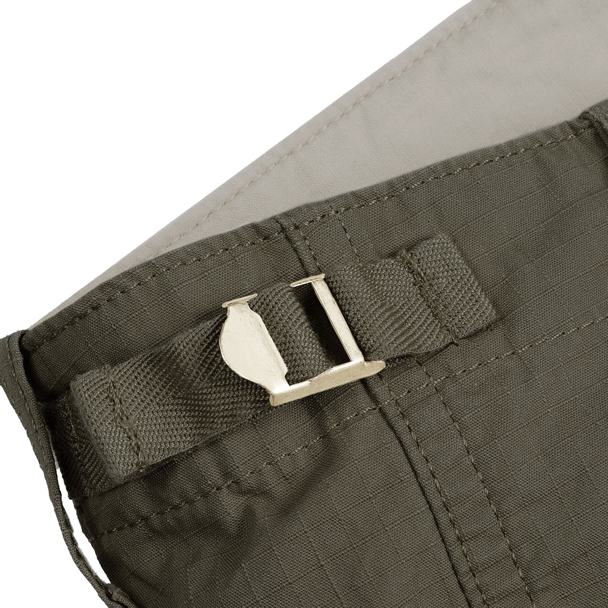https://admin.plaze-shop.de/wp-content/uploads/2023/05/I02824563_CarharttWIP_Aviation-Short_cypress_plaze-skateshop_3.jpg