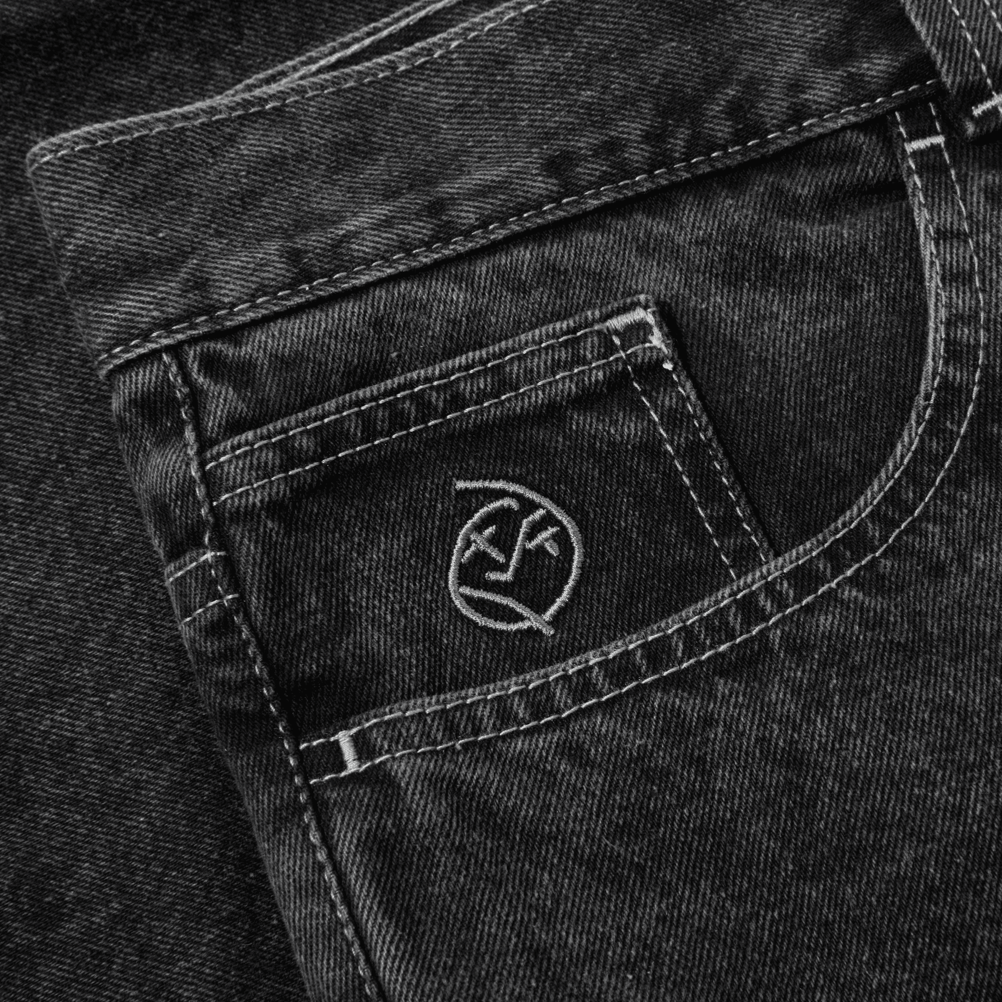 https://admin.plaze-shop.de/wp-content/uploads/2023/05/Polar_Big_Boy_Jeans_silver_black_plaze-shop_4.png