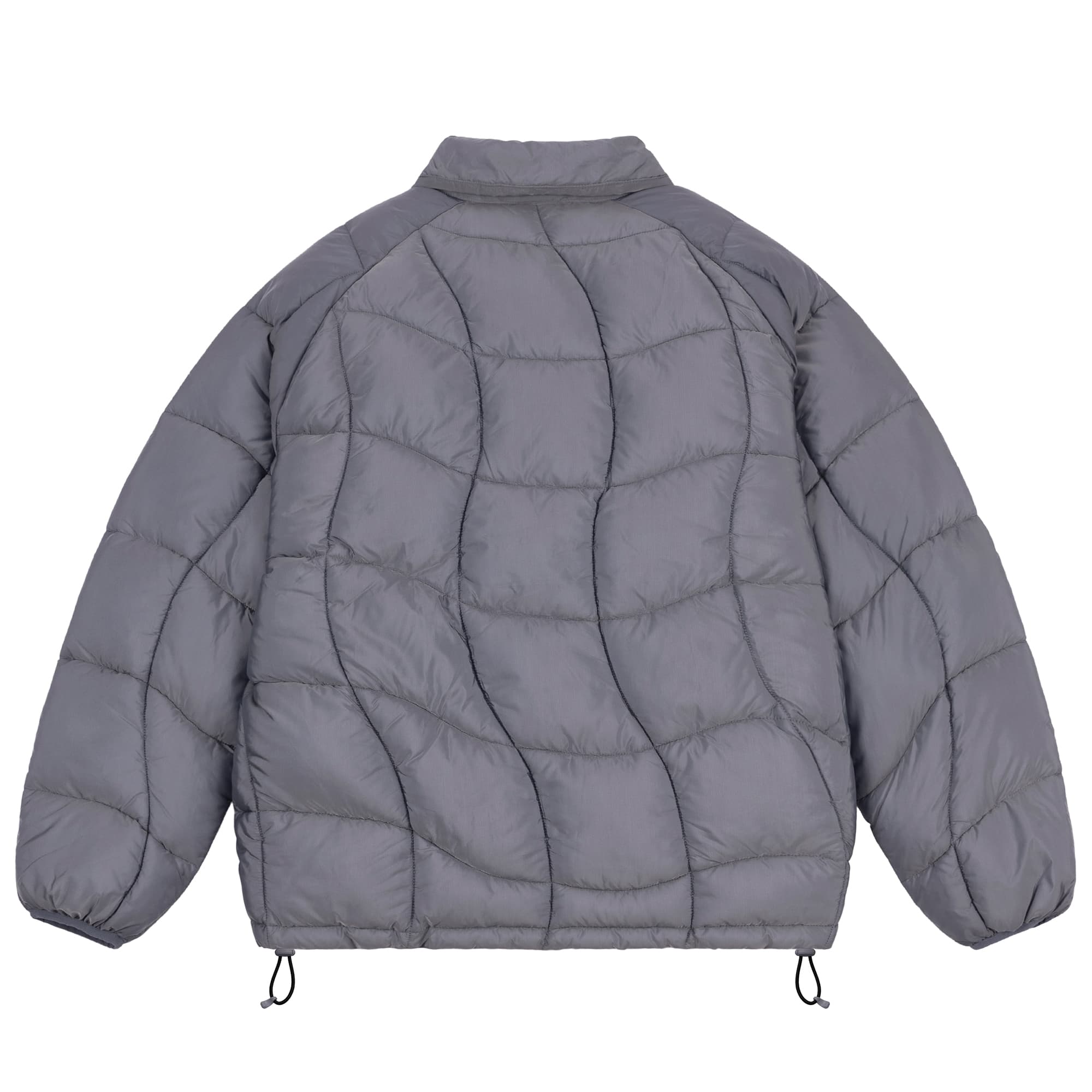 https://admin.plaze-shop.de/wp-content/uploads/2023/09/Dime_MidweightWavePufferJacket_silver_plaze-skateshop_2.jpg