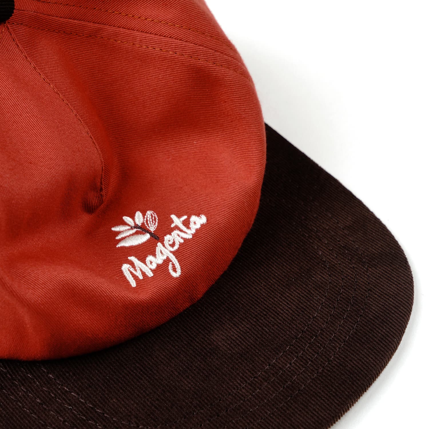 https://admin.plaze-shop.de/wp-content/uploads/2023/10/Magenta_Quebec_Snapback_Brick_plaze-shop_5.jpg